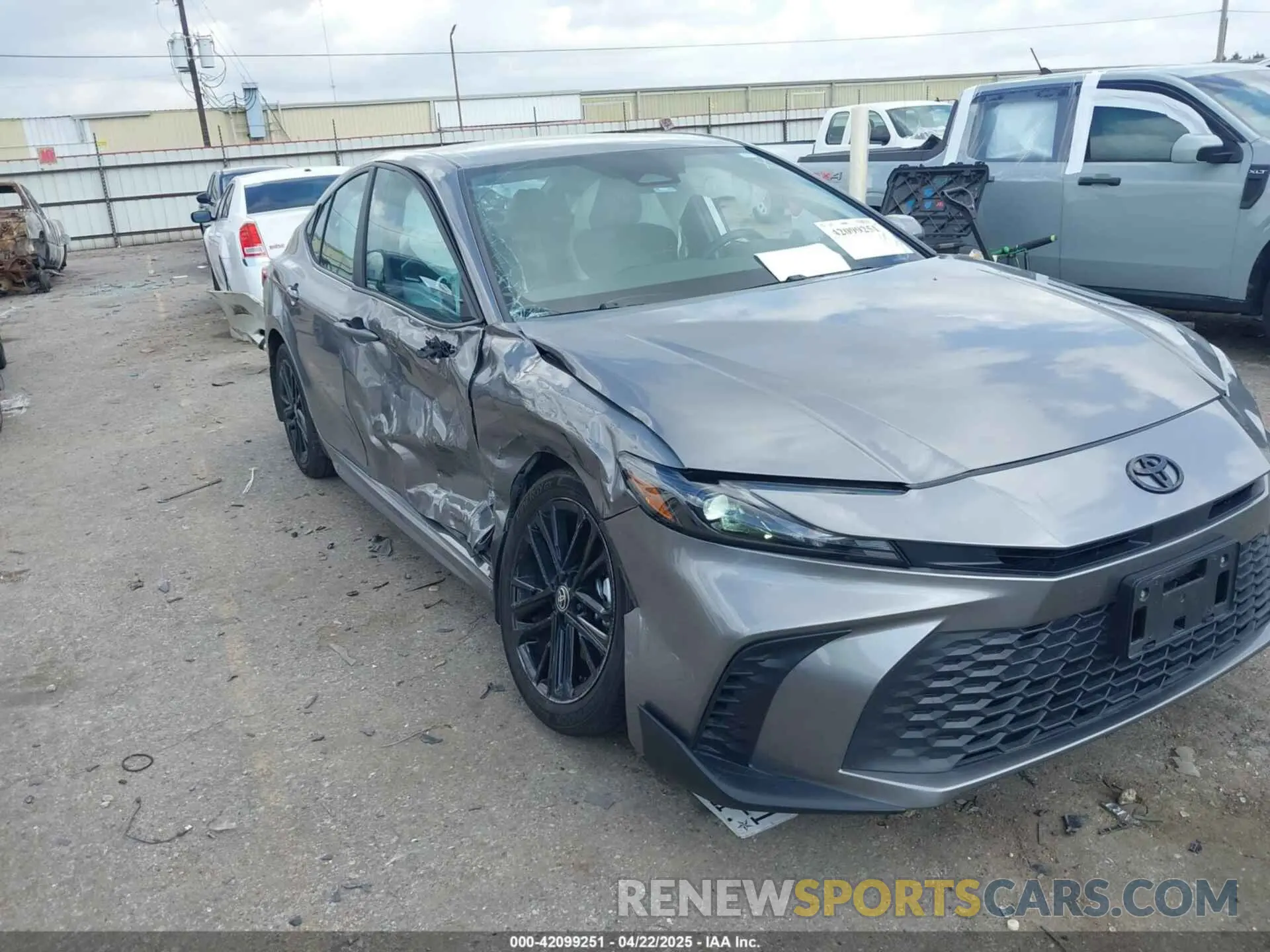 1 fotografías del automóvil dañado 4T1DBADK4SU510470 TOYOTA CAMRY 2025