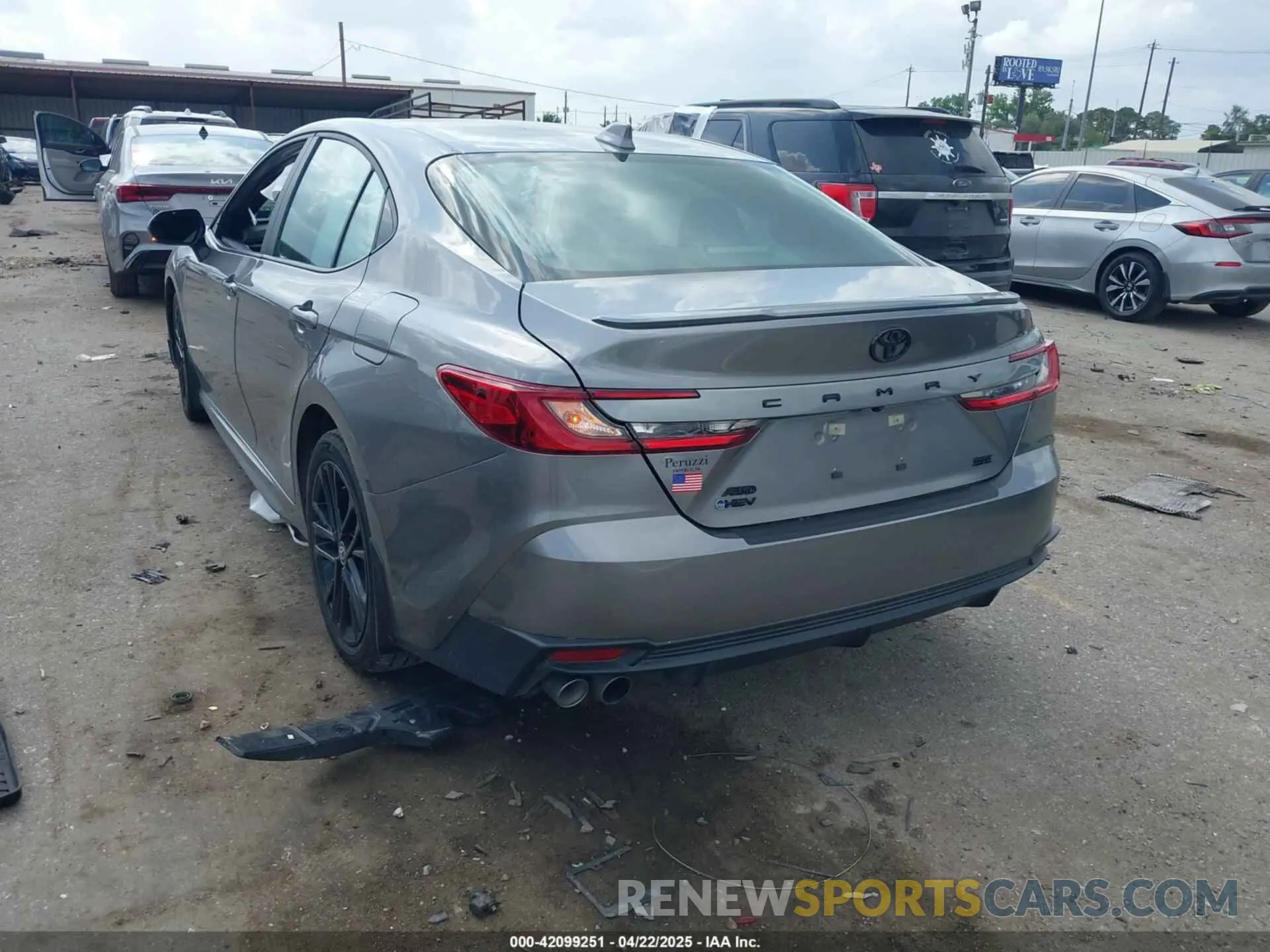 3 fotografías del automóvil dañado 4T1DBADK4SU510470 TOYOTA CAMRY 2025