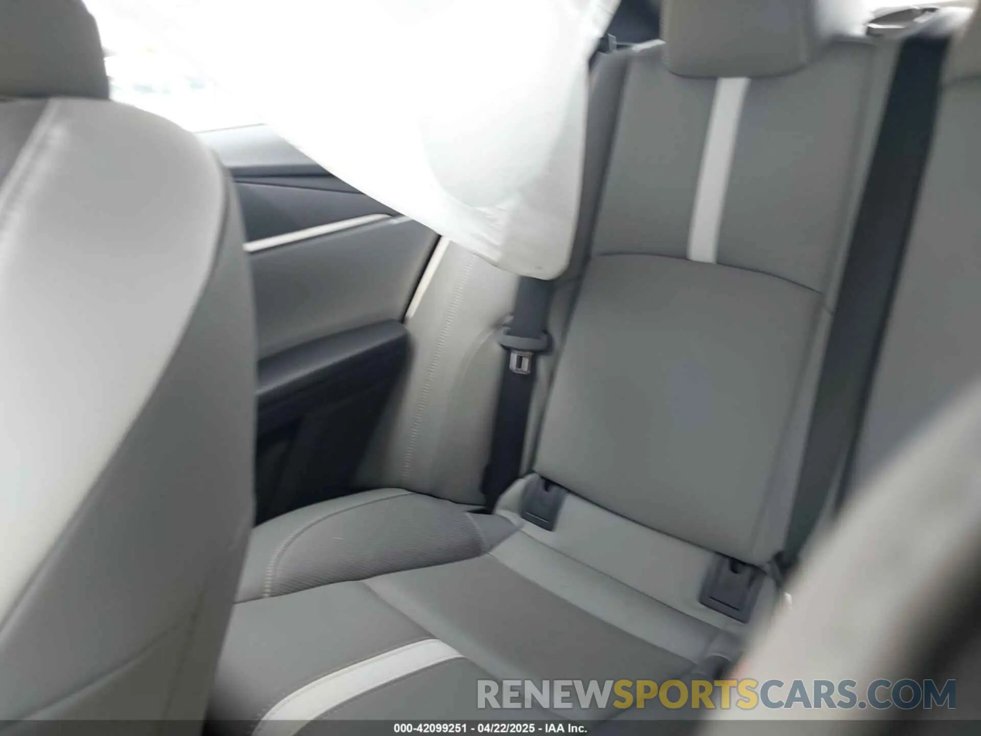 8 fotografías del automóvil dañado 4T1DBADK4SU510470 TOYOTA CAMRY 2025