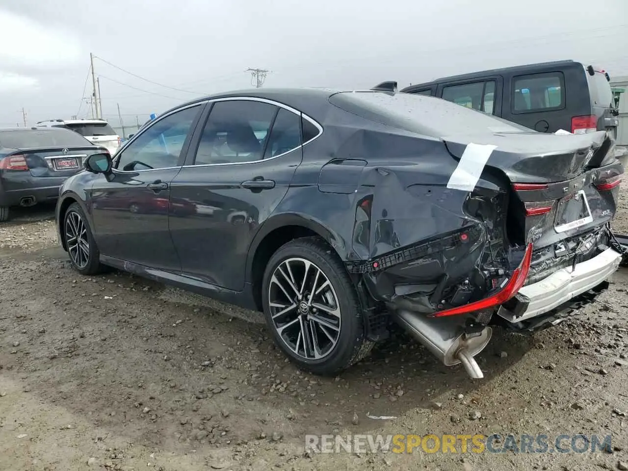 2 fotografías del automóvil dañado 4T1DBADK5SU019065 TOYOTA CAMRY 2025