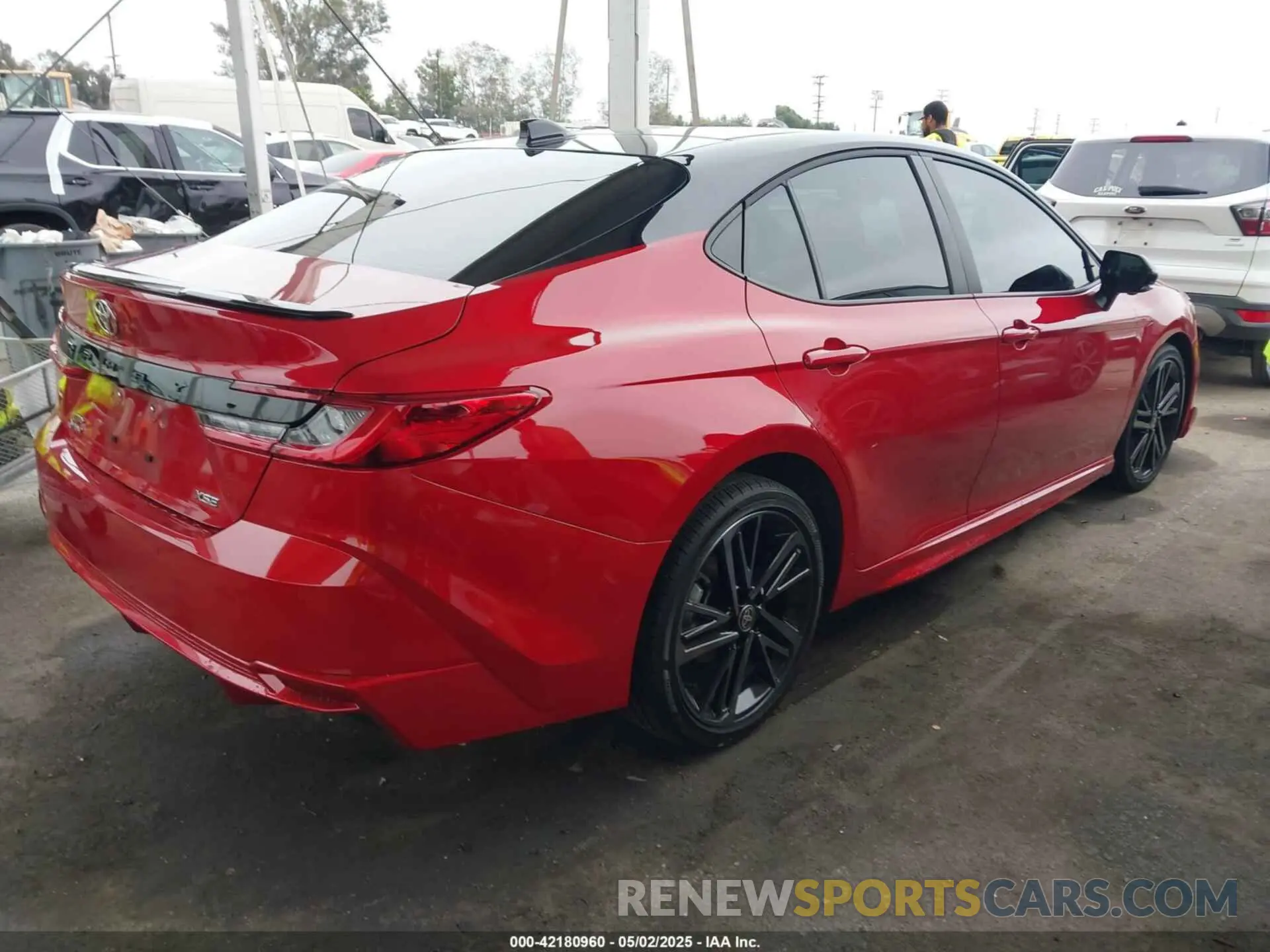 4 fotografías del automóvil dañado 4T1DBADK5SU022760 TOYOTA CAMRY 2025