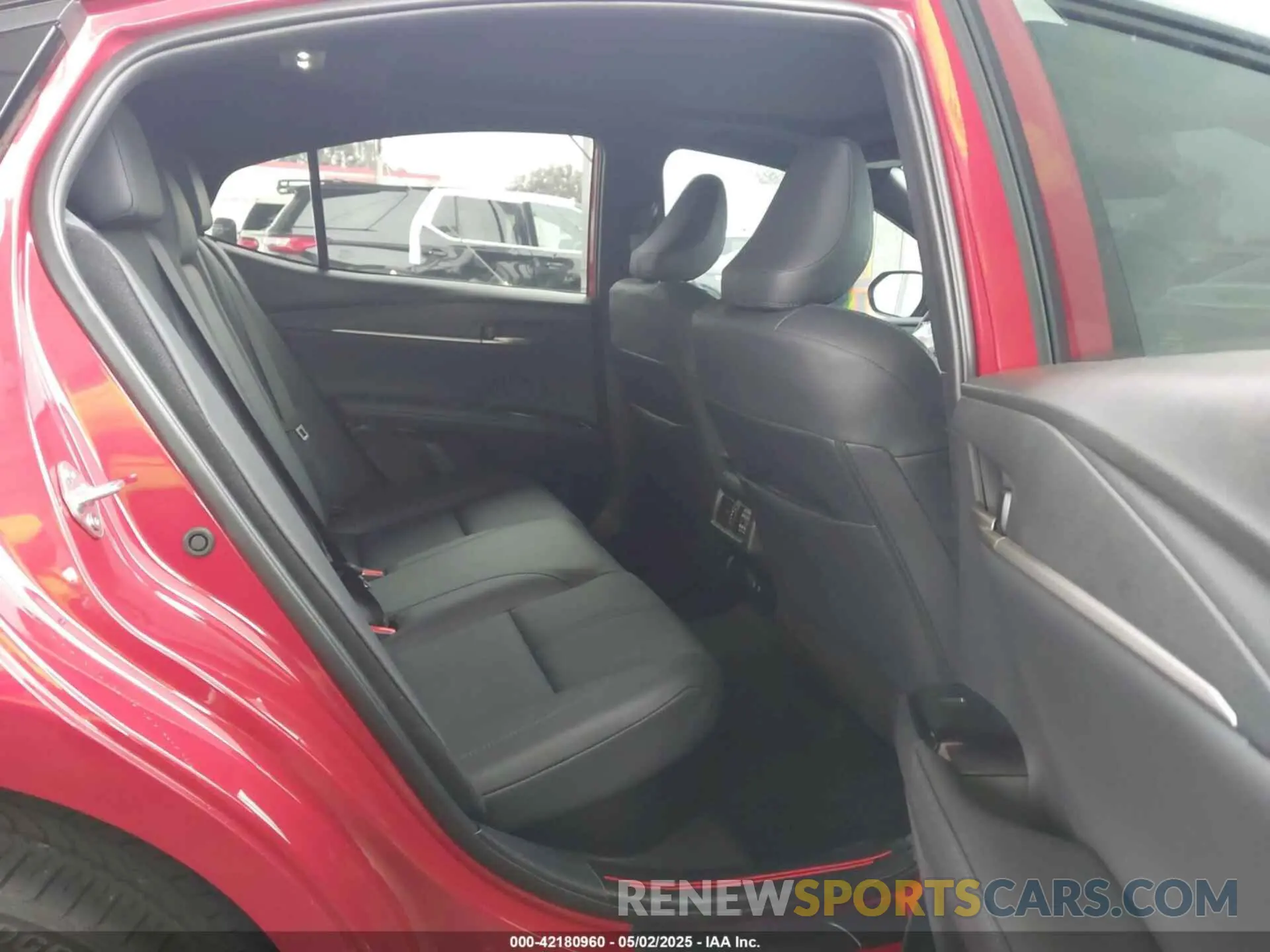 8 fotografías del automóvil dañado 4T1DBADK5SU022760 TOYOTA CAMRY 2025