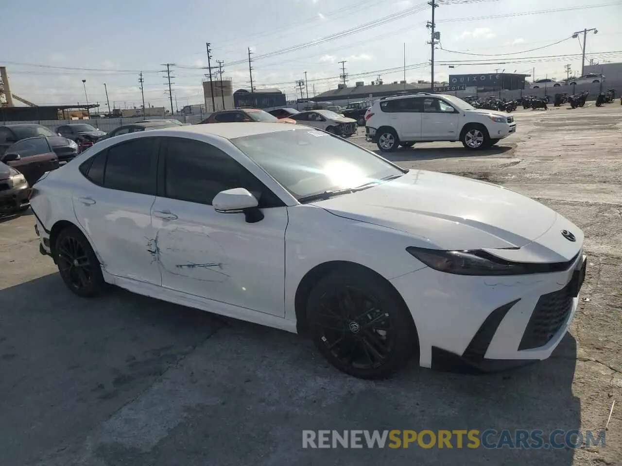 4 fotografías del automóvil dañado 4T1DBADK5SU501020 TOYOTA CAMRY 2025