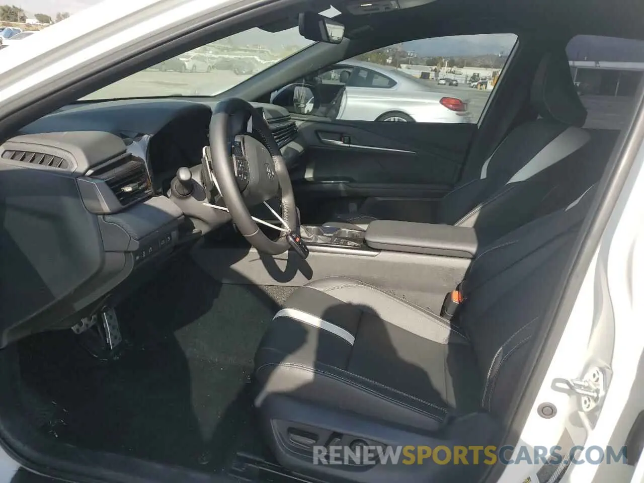 7 fotografías del automóvil dañado 4T1DBADK5SU501020 TOYOTA CAMRY 2025