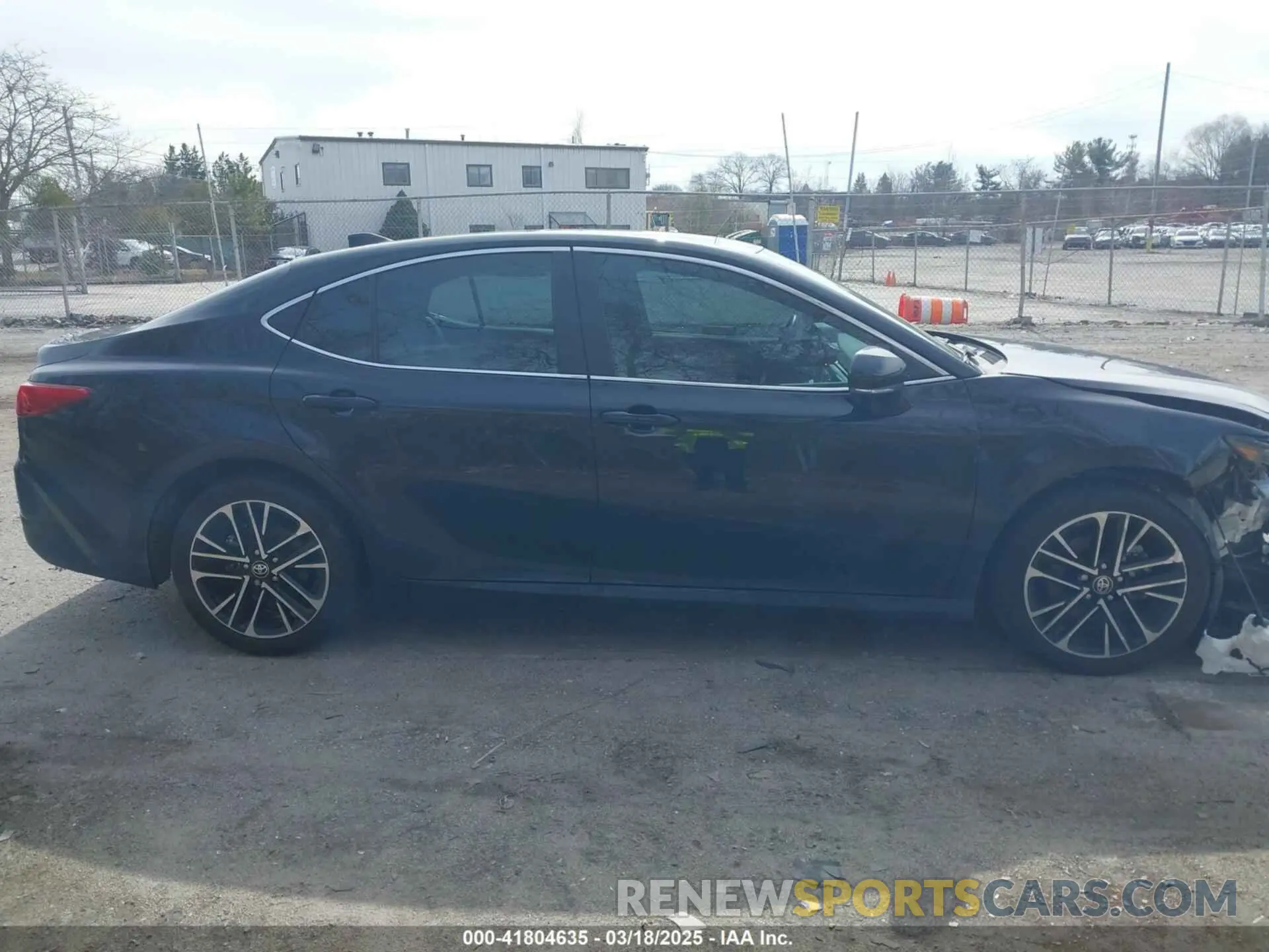 13 fotografías del automóvil dañado 4T1DBADK5SU502197 TOYOTA CAMRY 2025