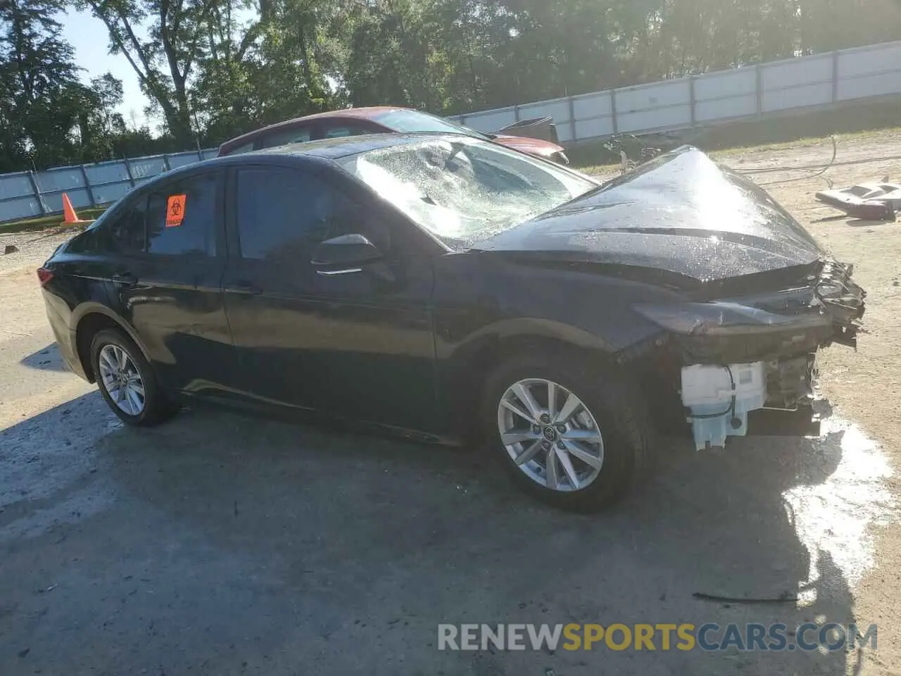 4 fotografías del automóvil dañado 4T1DBADK5SU502605 TOYOTA CAMRY 2025