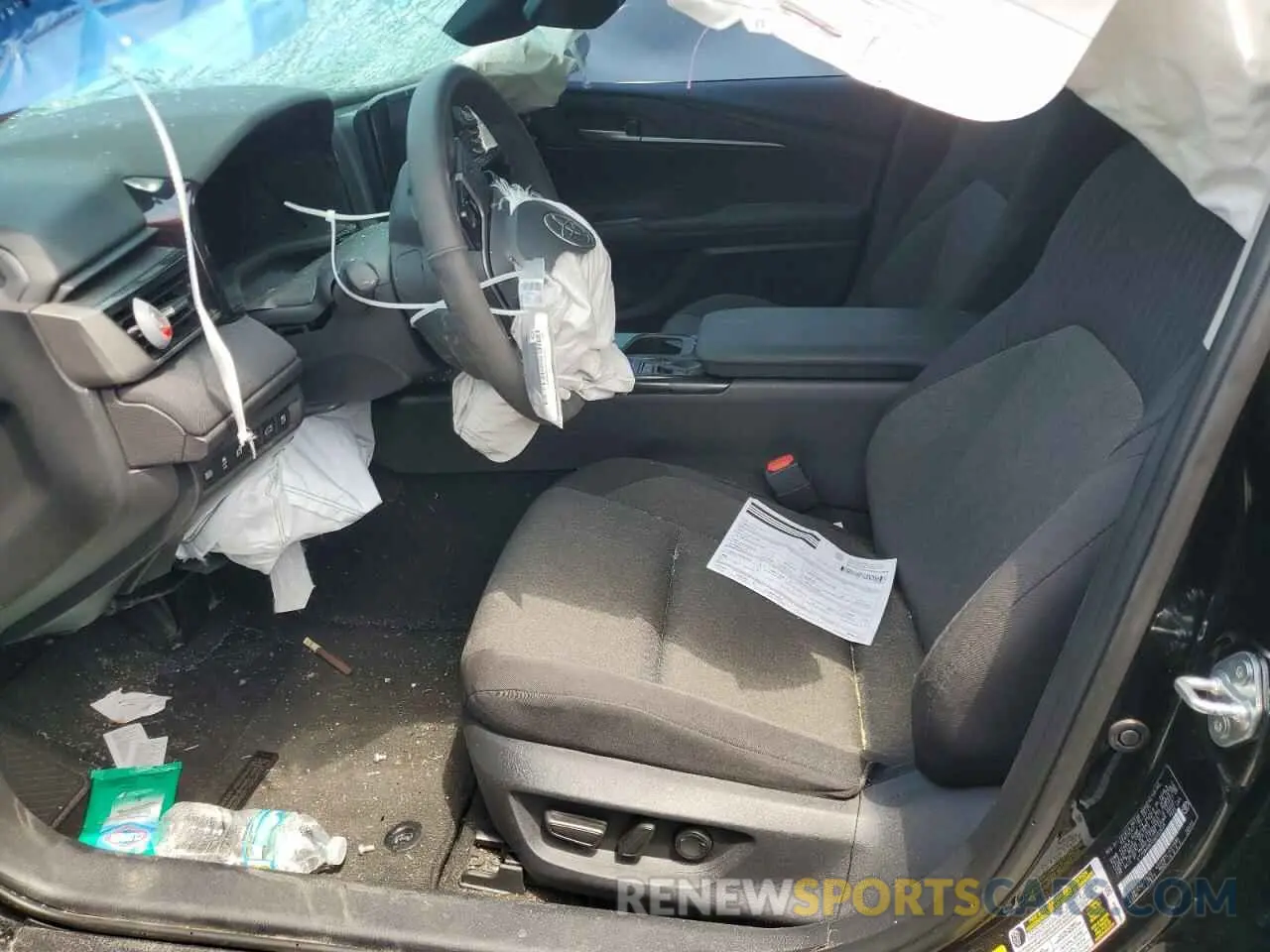 7 fotografías del automóvil dañado 4T1DBADK5SU502605 TOYOTA CAMRY 2025
