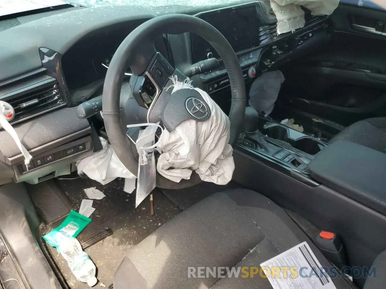 8 fotografías del automóvil dañado 4T1DBADK5SU502605 TOYOTA CAMRY 2025