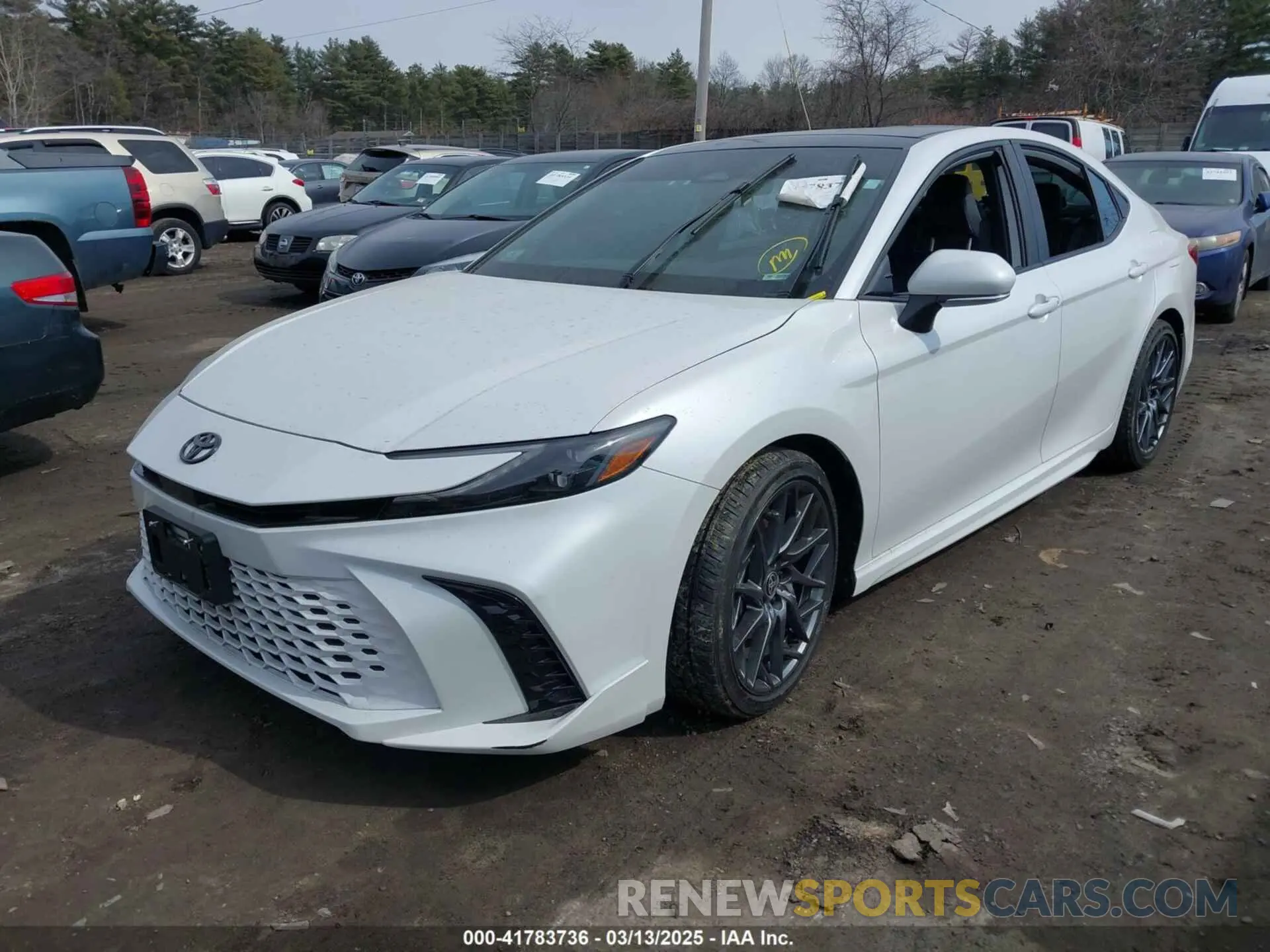 2 fotografías del automóvil dañado 4T1DBADK5SU507223 TOYOTA CAMRY 2025