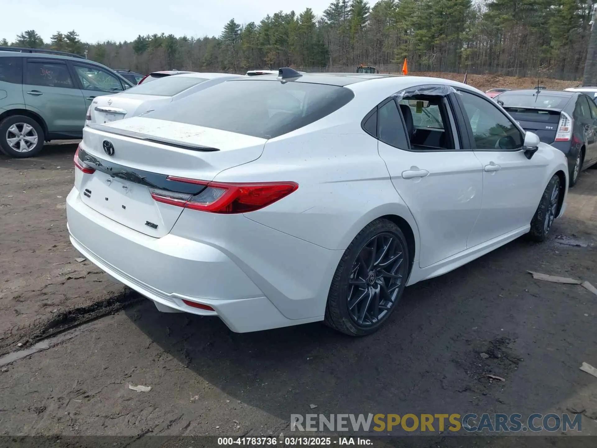 4 fotografías del automóvil dañado 4T1DBADK5SU507223 TOYOTA CAMRY 2025