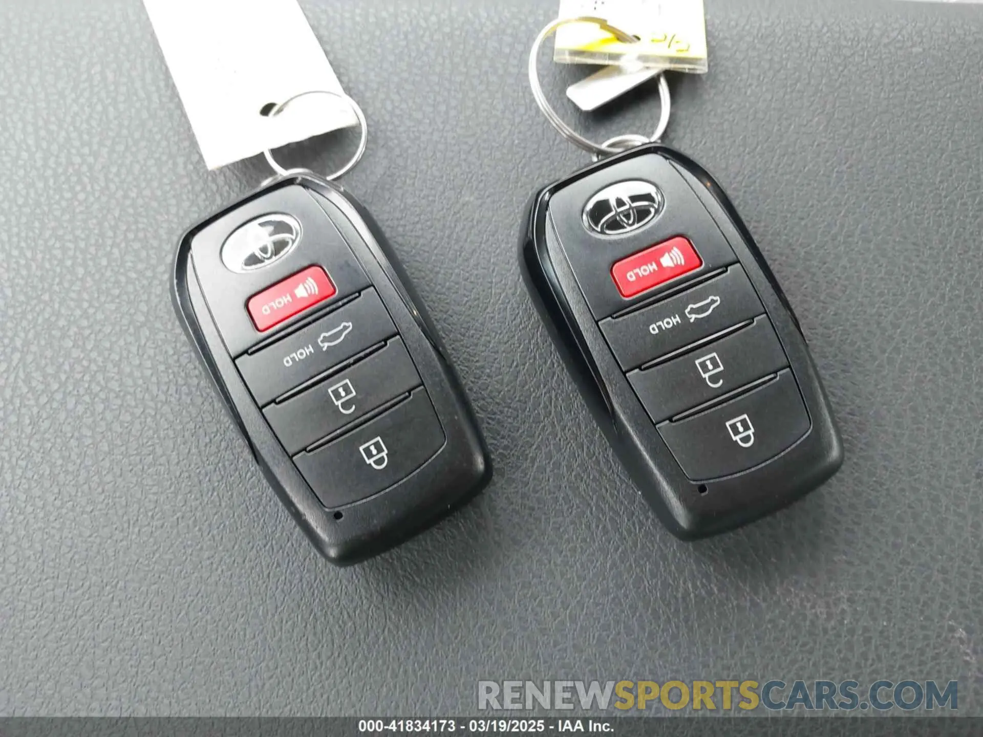 11 fotografías del automóvil dañado 4T1DBADK5SU510042 TOYOTA CAMRY 2025