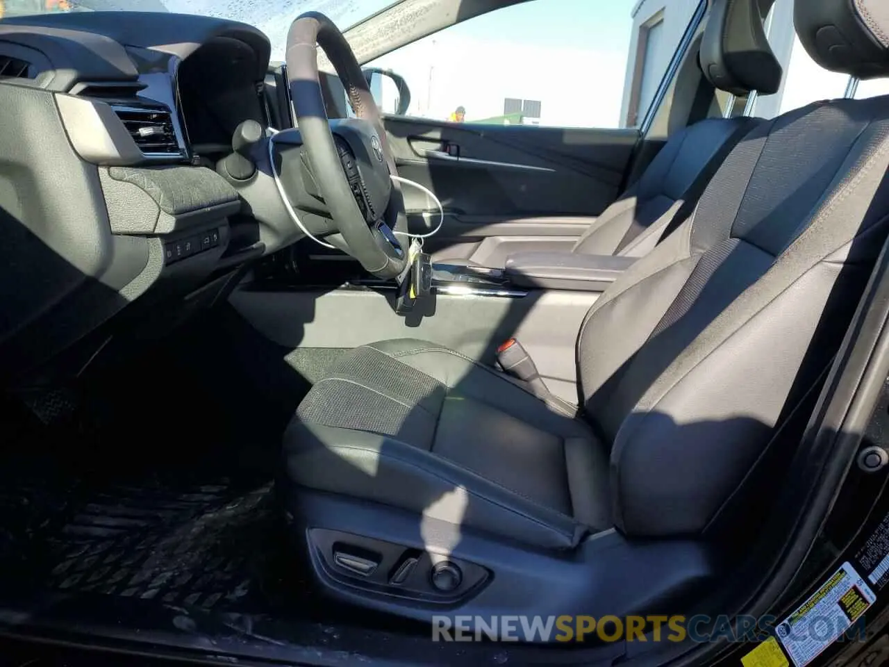 7 fotografías del automóvil dañado 4T1DBADK5SU513992 TOYOTA CAMRY 2025