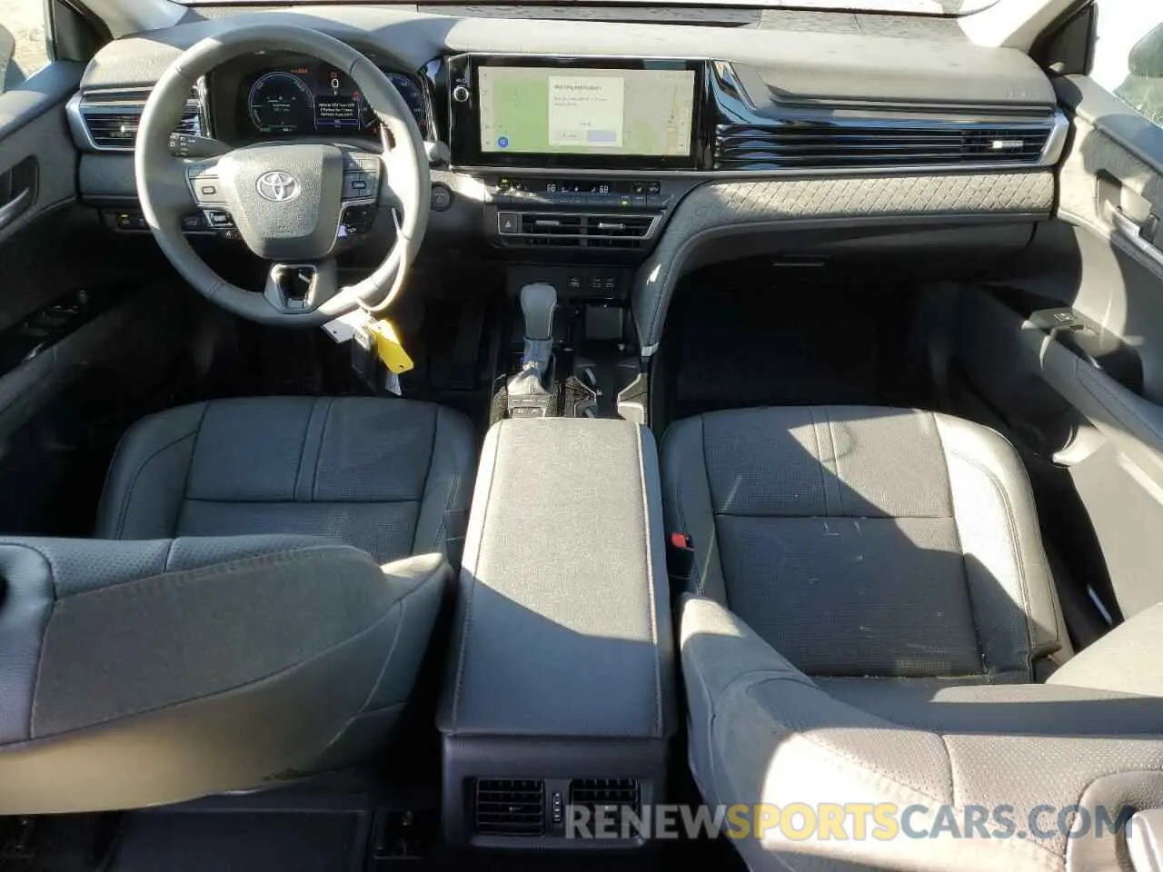8 fotografías del automóvil dañado 4T1DBADK5SU513992 TOYOTA CAMRY 2025
