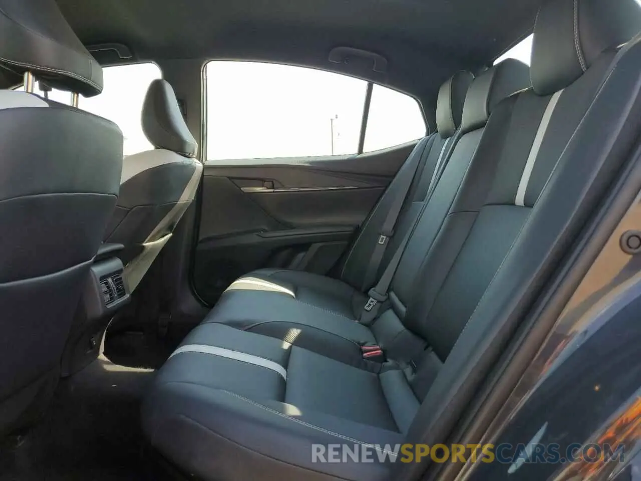 10 fotografías del automóvil dañado 4T1DBADK6SU001187 TOYOTA CAMRY 2025