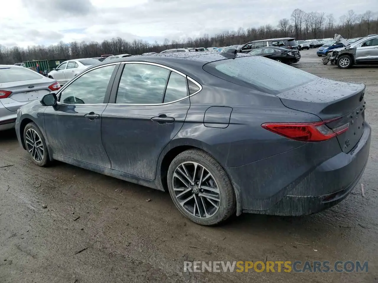 2 fotografías del automóvil dañado 4T1DBADK6SU013033 TOYOTA CAMRY 2025