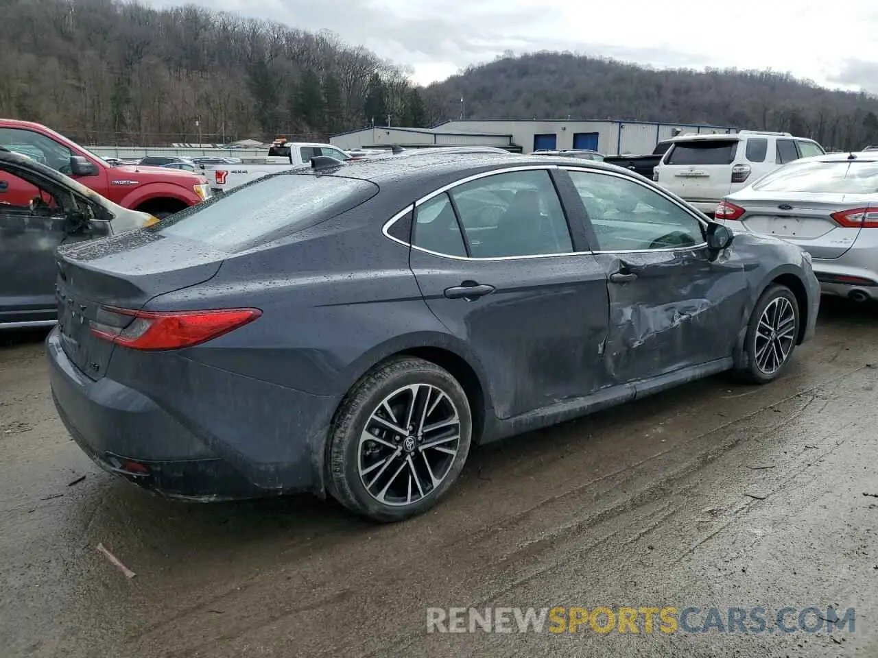 3 fotografías del automóvil dañado 4T1DBADK6SU013033 TOYOTA CAMRY 2025