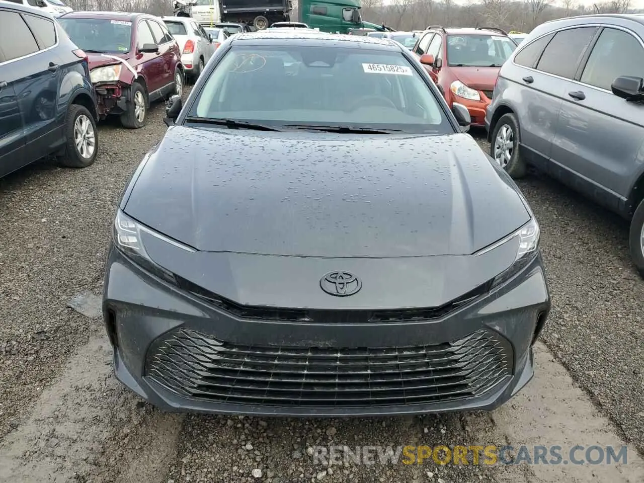 5 fotografías del automóvil dañado 4T1DBADK6SU013033 TOYOTA CAMRY 2025