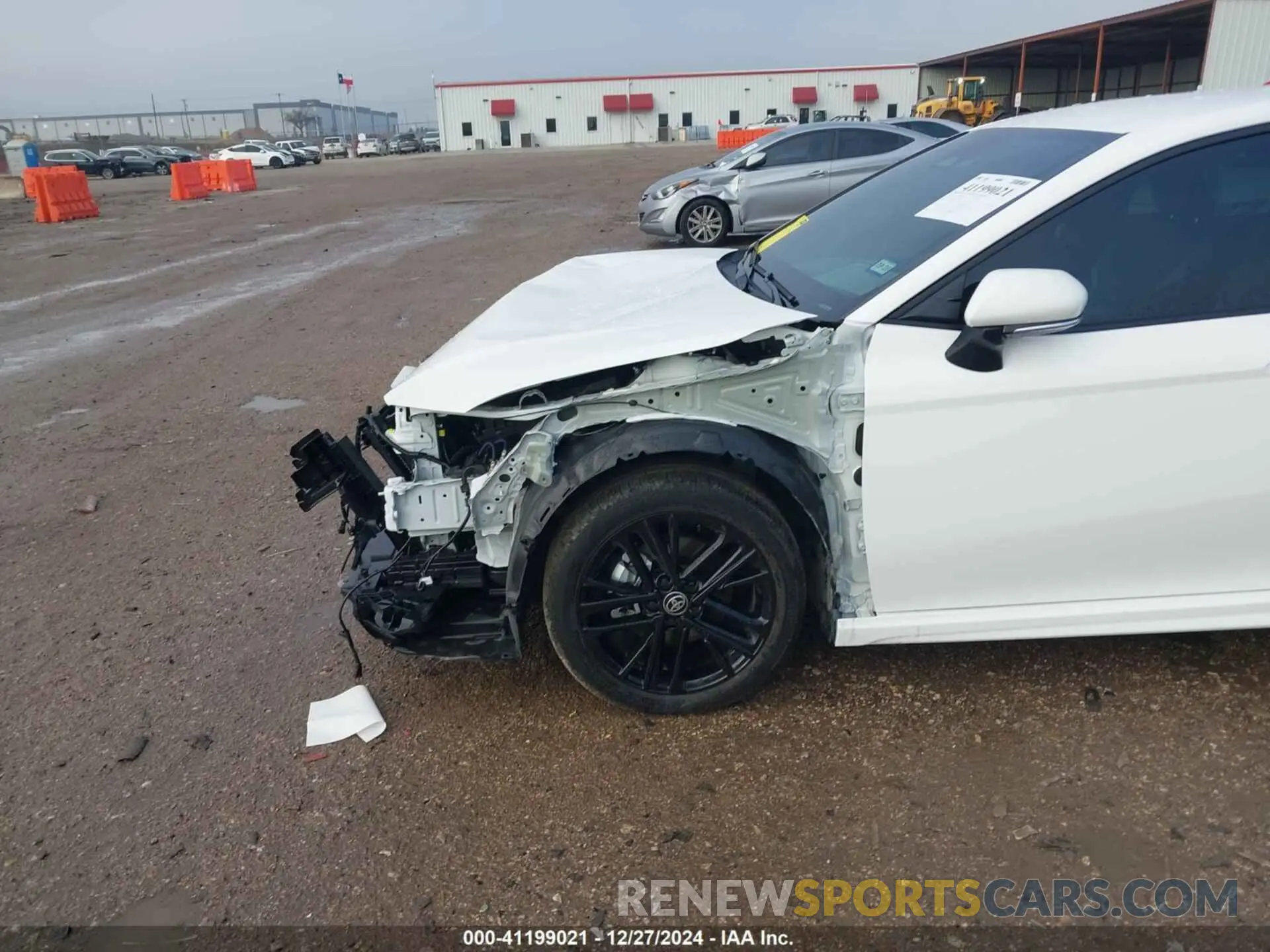6 fotografías del automóvil dañado 4T1DBADK7SU010576 TOYOTA CAMRY 2025