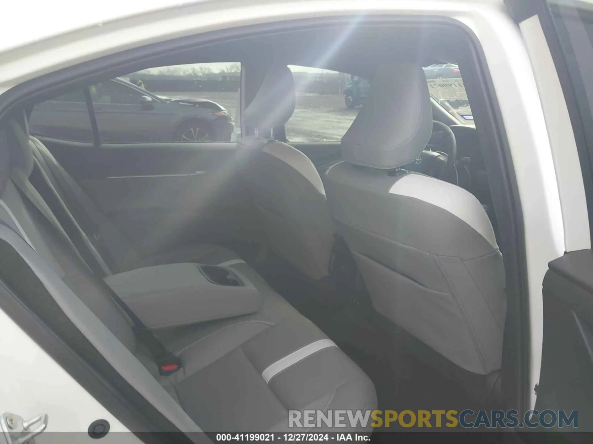 8 fotografías del automóvil dañado 4T1DBADK7SU010576 TOYOTA CAMRY 2025