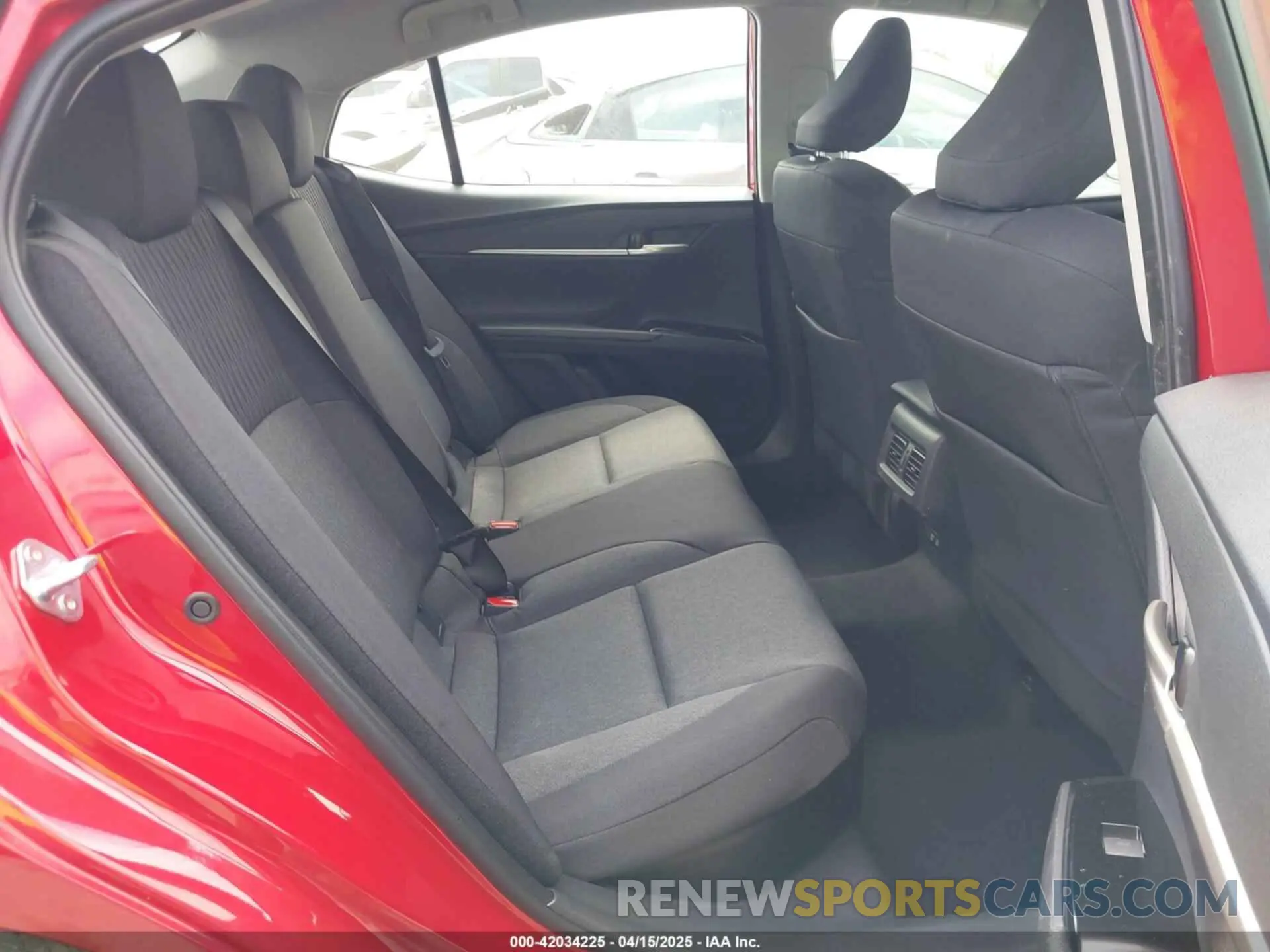 8 fotografías del automóvil dañado 4T1DBADK7SU012621 TOYOTA CAMRY 2025