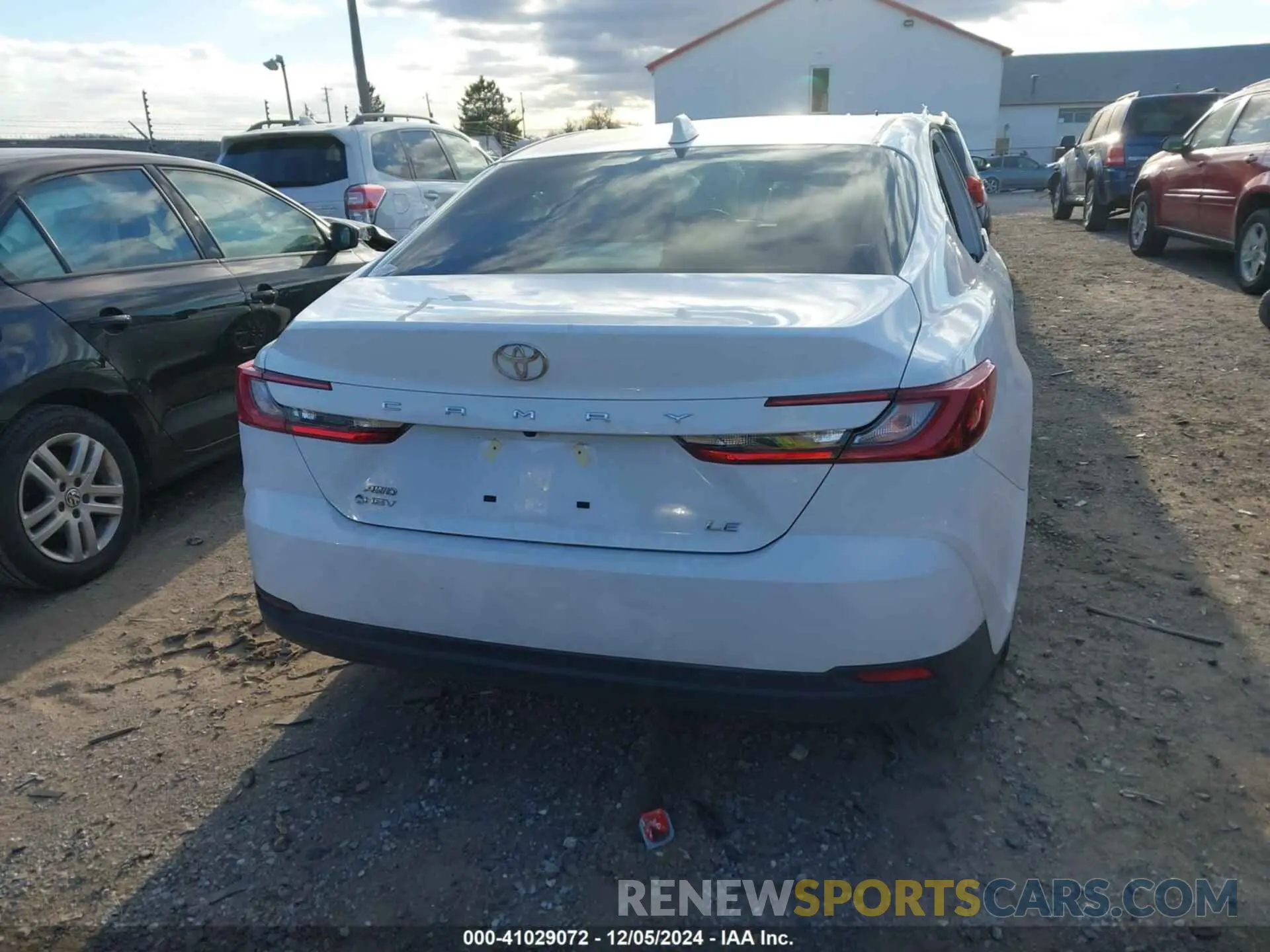 16 fotografías del automóvil dañado 4T1DBADK7SU502508 TOYOTA CAMRY 2025