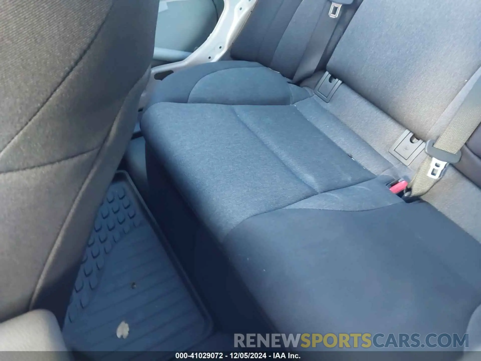 8 fotografías del automóvil dañado 4T1DBADK7SU502508 TOYOTA CAMRY 2025