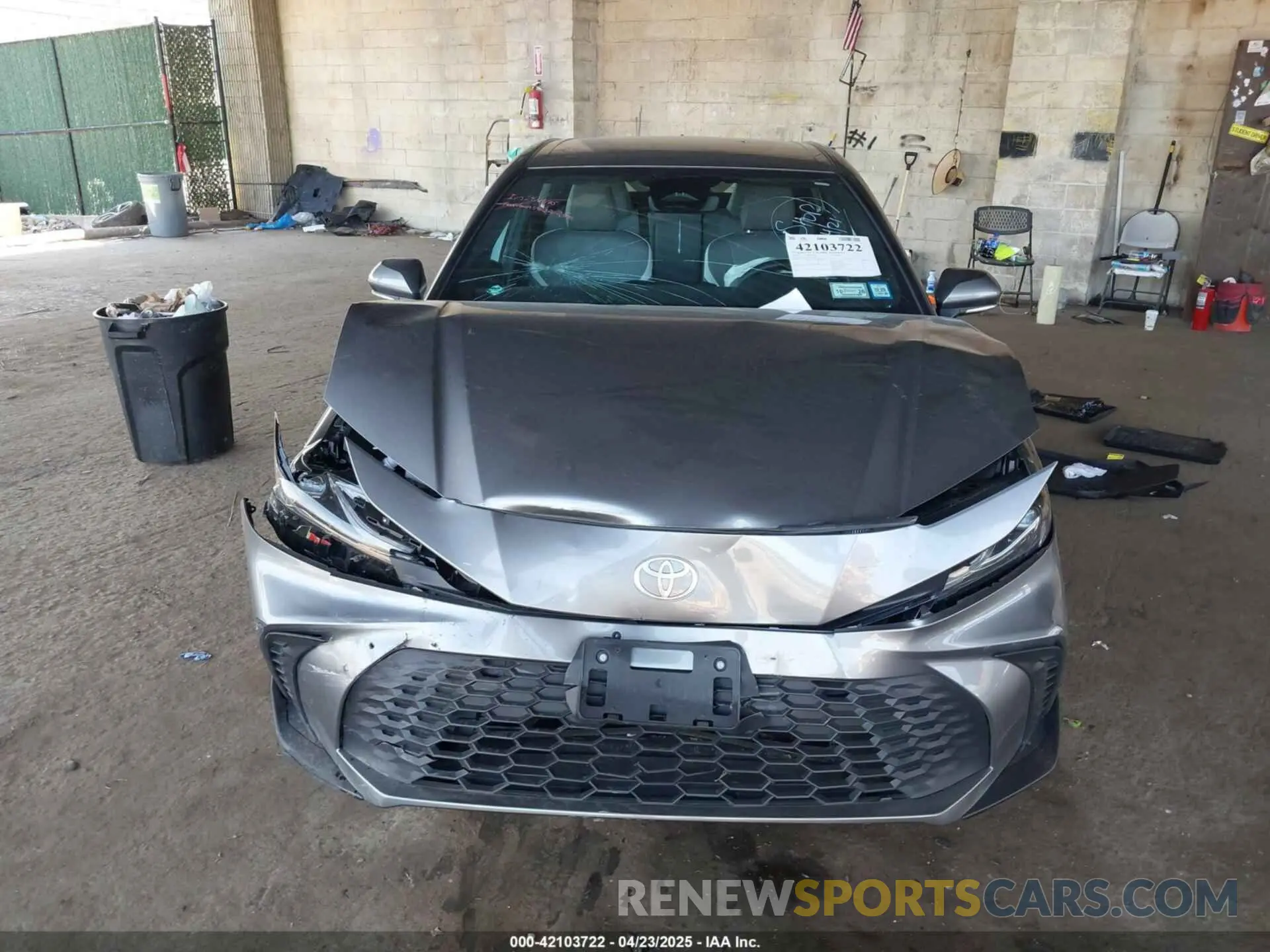12 fotografías del automóvil dañado 4T1DBADK7SU512195 TOYOTA CAMRY 2025