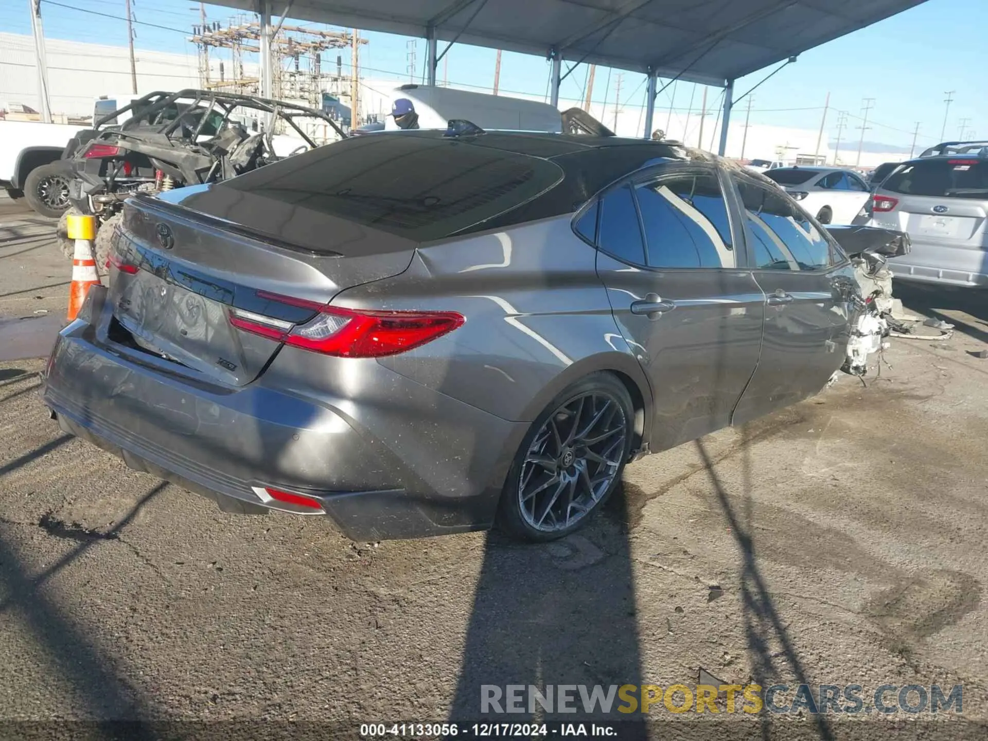 4 fotografías del automóvil dañado 4T1DBADK7SU514738 TOYOTA CAMRY 2025