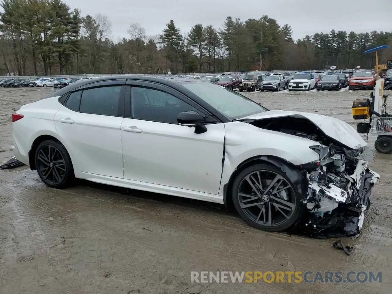 4 fotografías del automóvil dañado 4T1DBADK8SU002163 TOYOTA CAMRY 2025