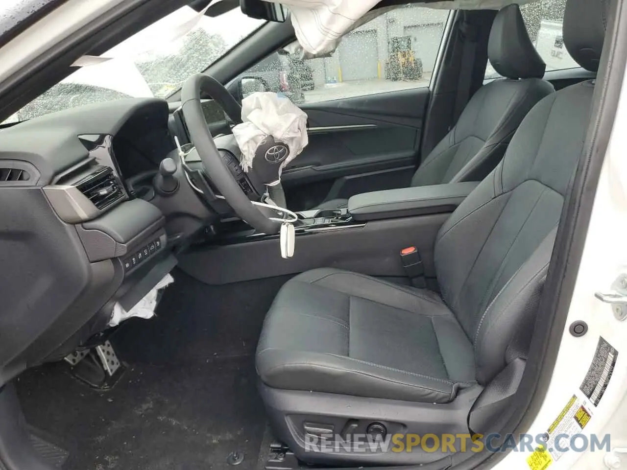 7 fotografías del automóvil dañado 4T1DBADK8SU002163 TOYOTA CAMRY 2025