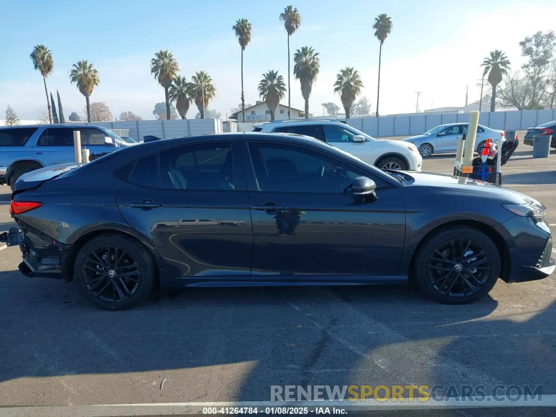 14 fotografías del automóvil dañado 4T1DBADK8SU500685 TOYOTA CAMRY 2025
