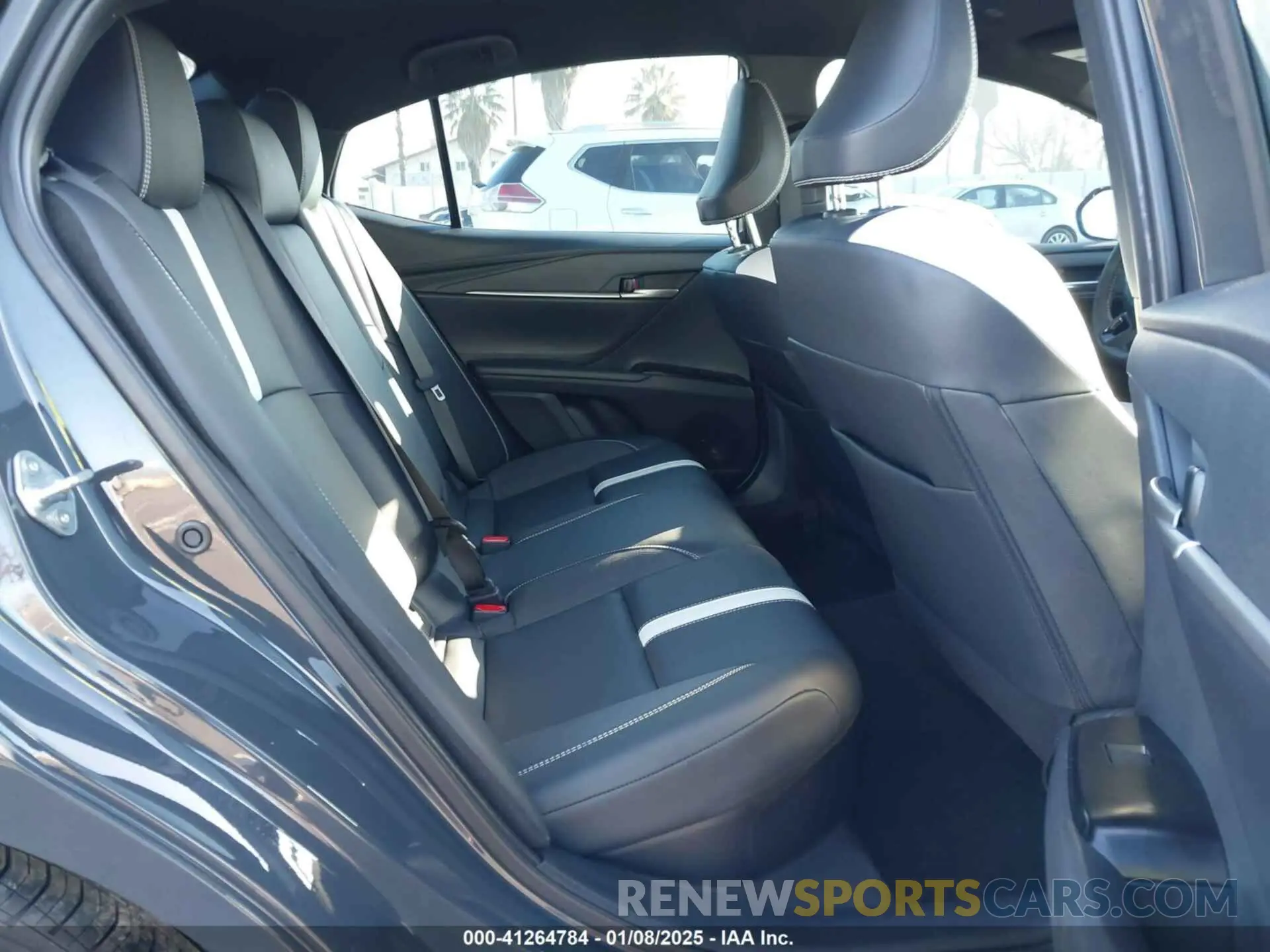 8 fotografías del automóvil dañado 4T1DBADK8SU500685 TOYOTA CAMRY 2025