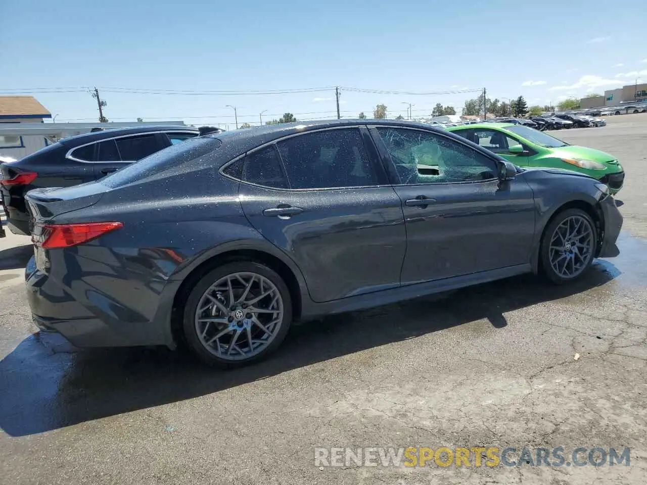 3 fotografías del automóvil dañado 4T1DBADK8SU505451 TOYOTA CAMRY 2025