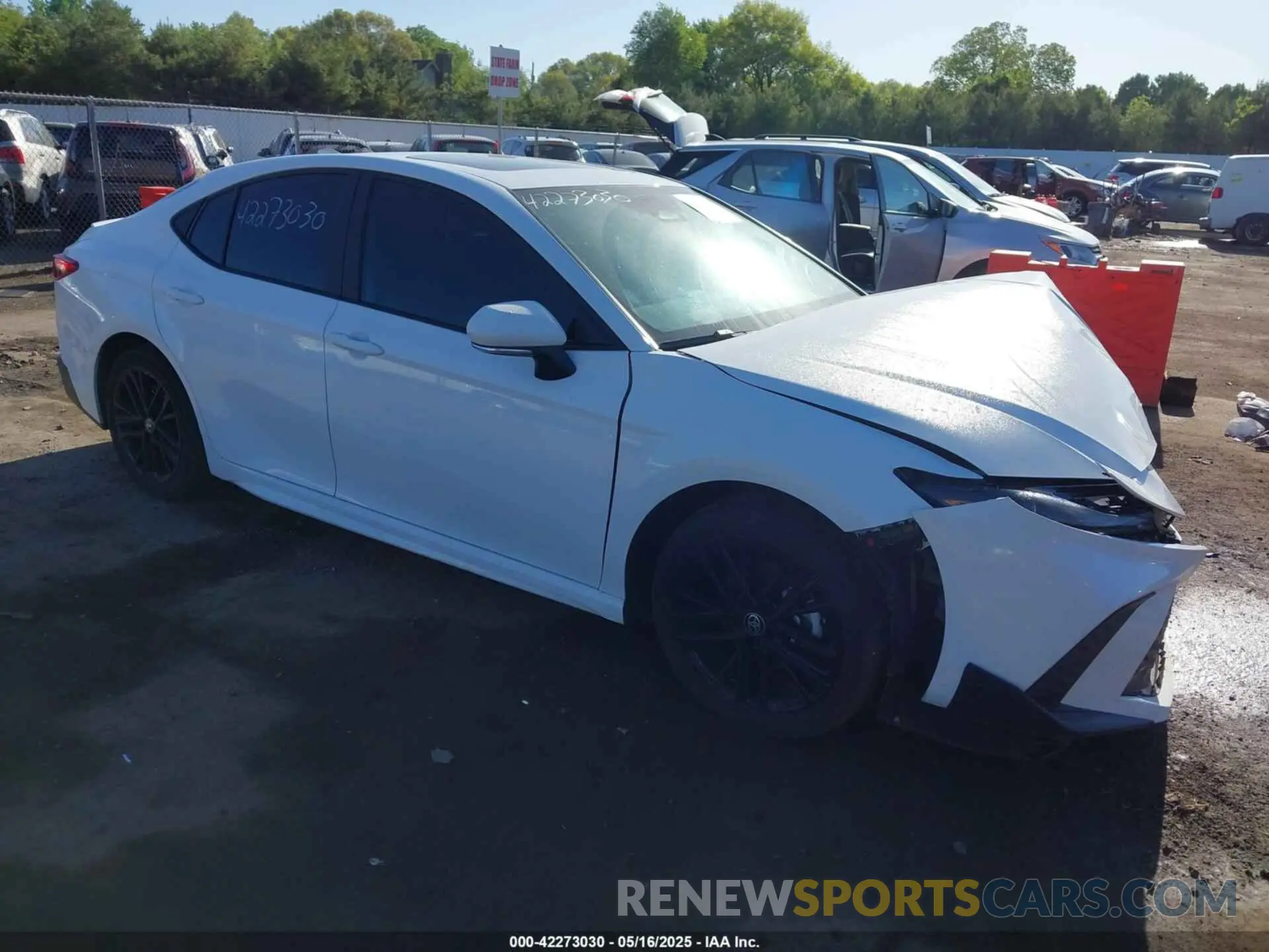 1 fotografías del automóvil dañado 4T1DBADK8SU519611 TOYOTA CAMRY 2025