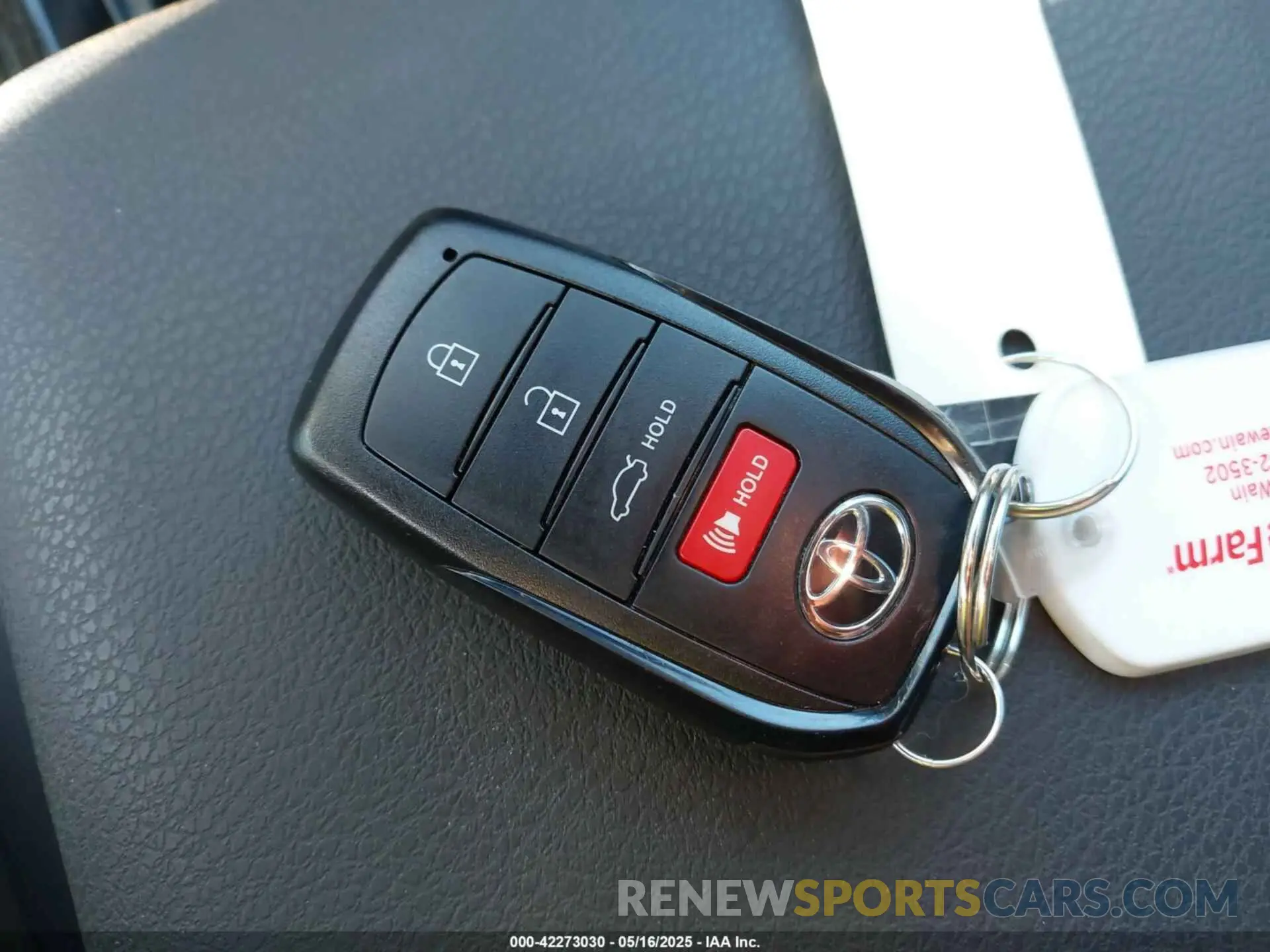 11 fotografías del automóvil dañado 4T1DBADK8SU519611 TOYOTA CAMRY 2025