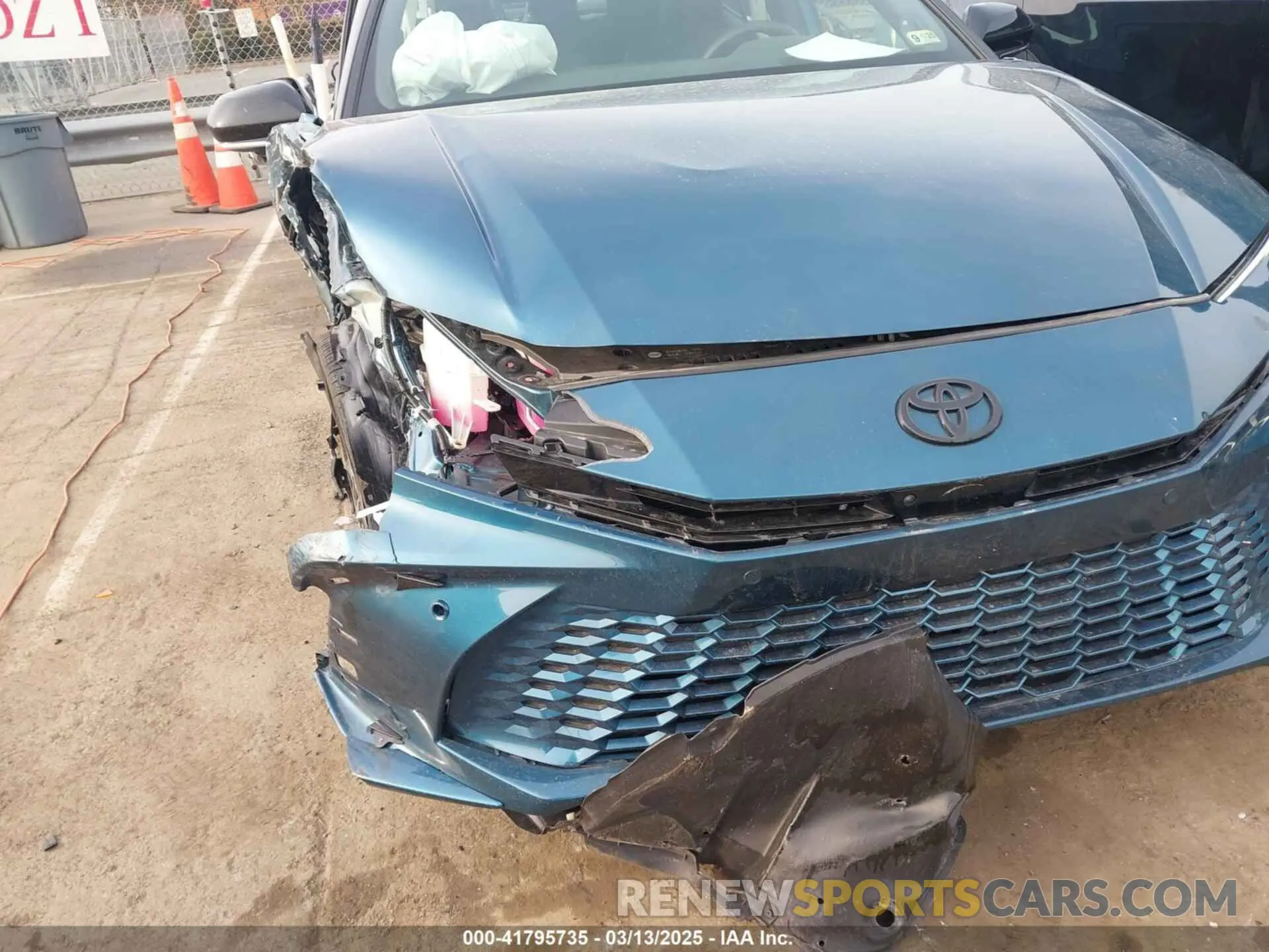 19 fotografías del automóvil dañado 4T1DBADK9SU005931 TOYOTA CAMRY 2025