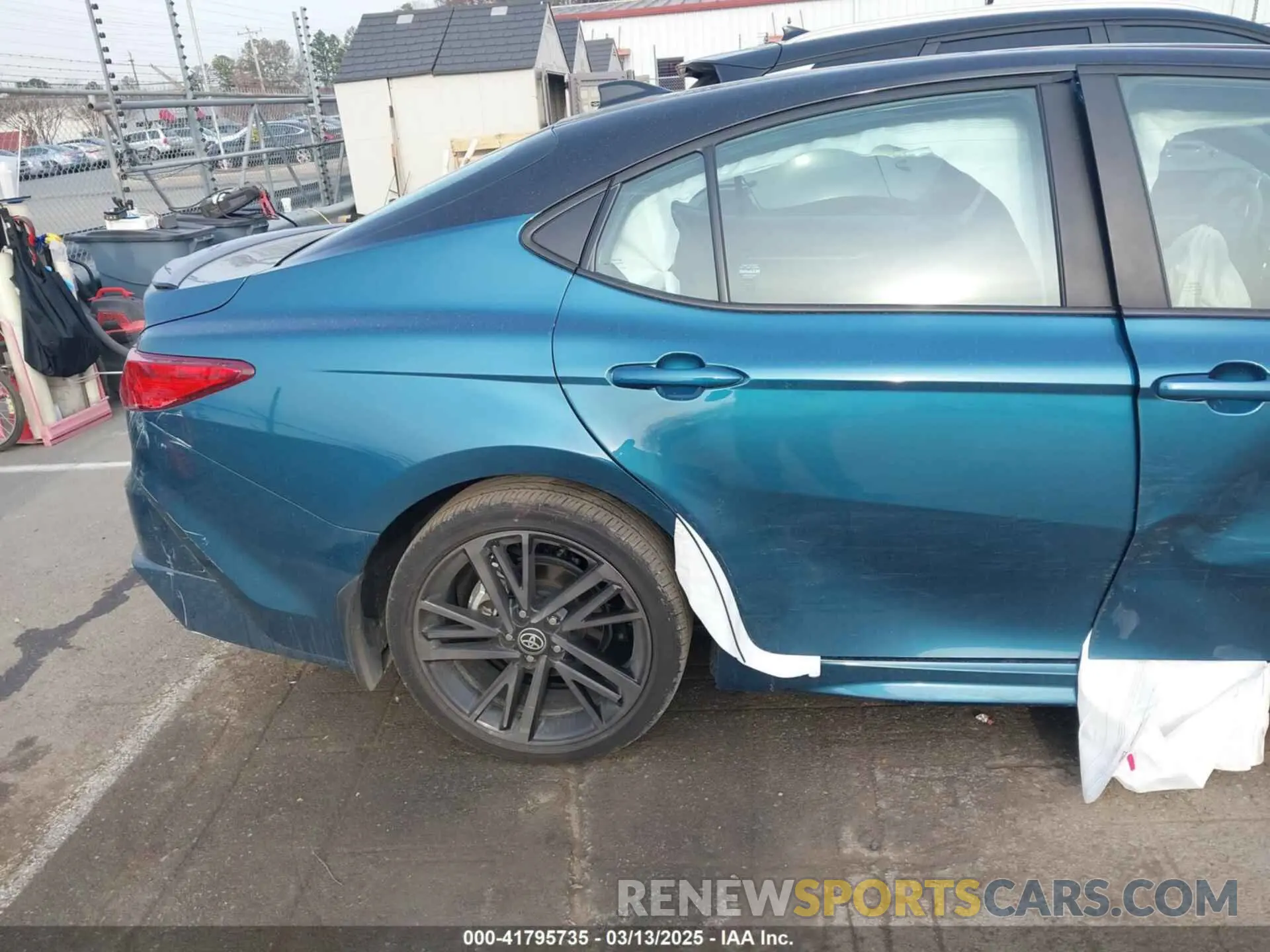 6 fotografías del automóvil dañado 4T1DBADK9SU005931 TOYOTA CAMRY 2025