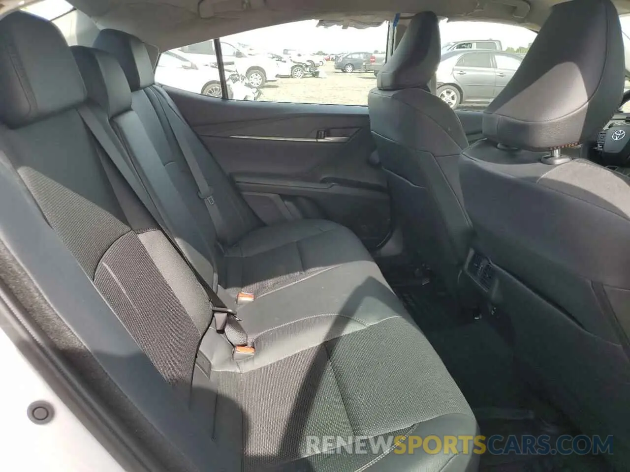 10 fotografías del automóvil dañado 4T1DBADK9SU503871 TOYOTA CAMRY 2025