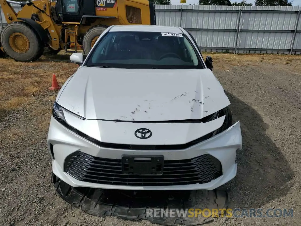 5 fotografías del automóvil dañado 4T1DBADK9SU503871 TOYOTA CAMRY 2025
