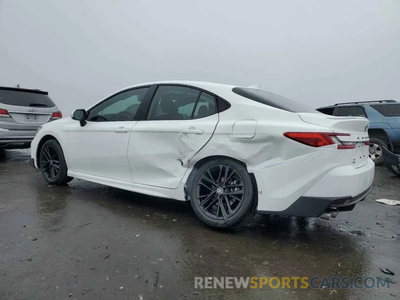 2 fotografías del automóvil dañado 4T1DBADK9SU513543 TOYOTA CAMRY 2025