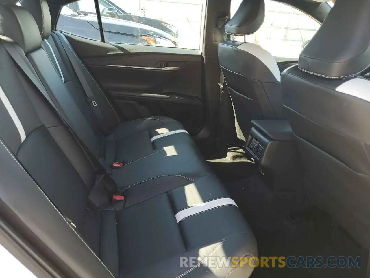 10 fotografías del automóvil dañado 4T1DBADK9SU515101 TOYOTA CAMRY 2025