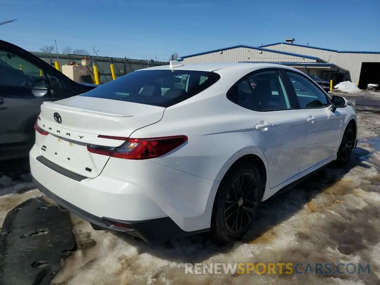 3 fotografías del automóvil dañado 4T1DBADK9SU515101 TOYOTA CAMRY 2025