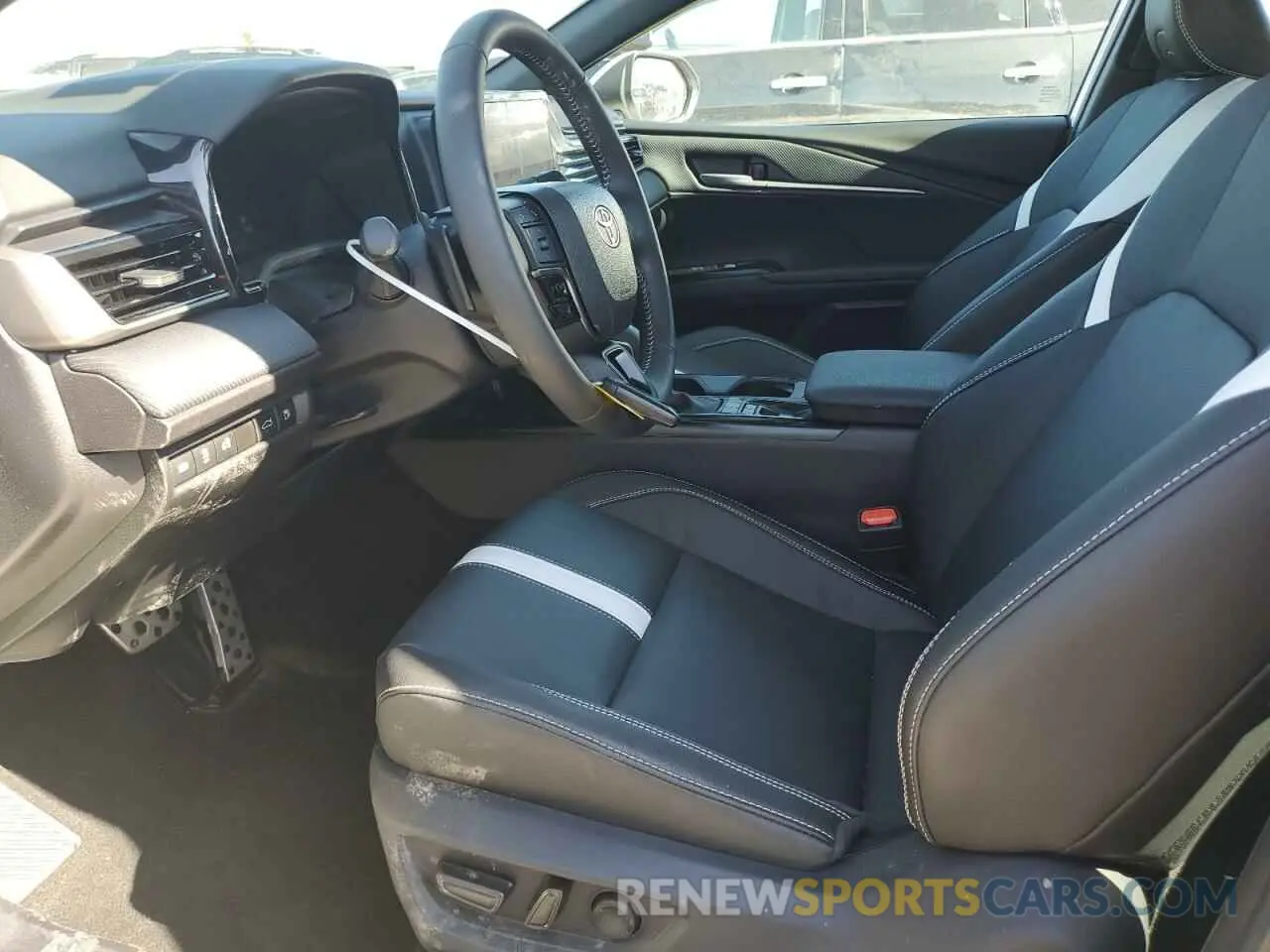 7 fotografías del automóvil dañado 4T1DBADK9SU515101 TOYOTA CAMRY 2025