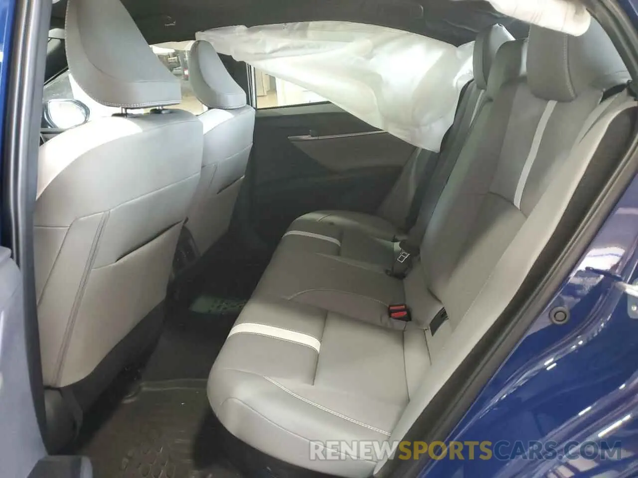 10 fotografías del automóvil dañado 4T1DBADKXSU000575 TOYOTA CAMRY 2025