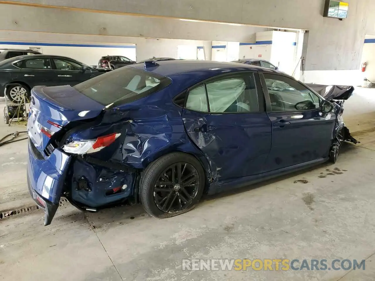 3 fotografías del automóvil dañado 4T1DBADKXSU000575 TOYOTA CAMRY 2025