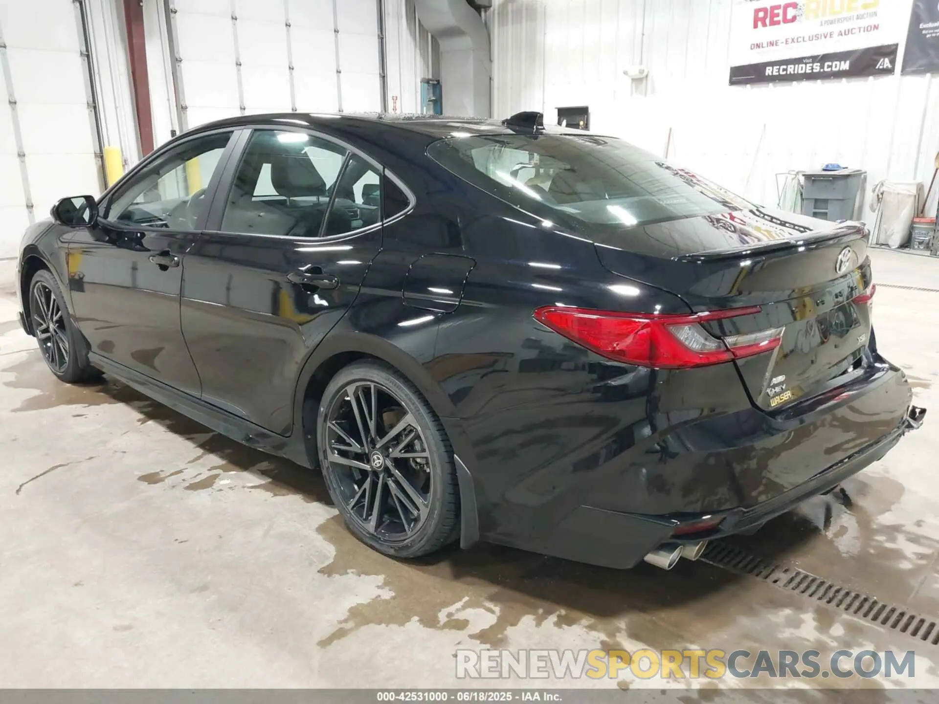 3 fotografías del automóvil dañado 4T1DBADKXSU503166 TOYOTA CAMRY 2025