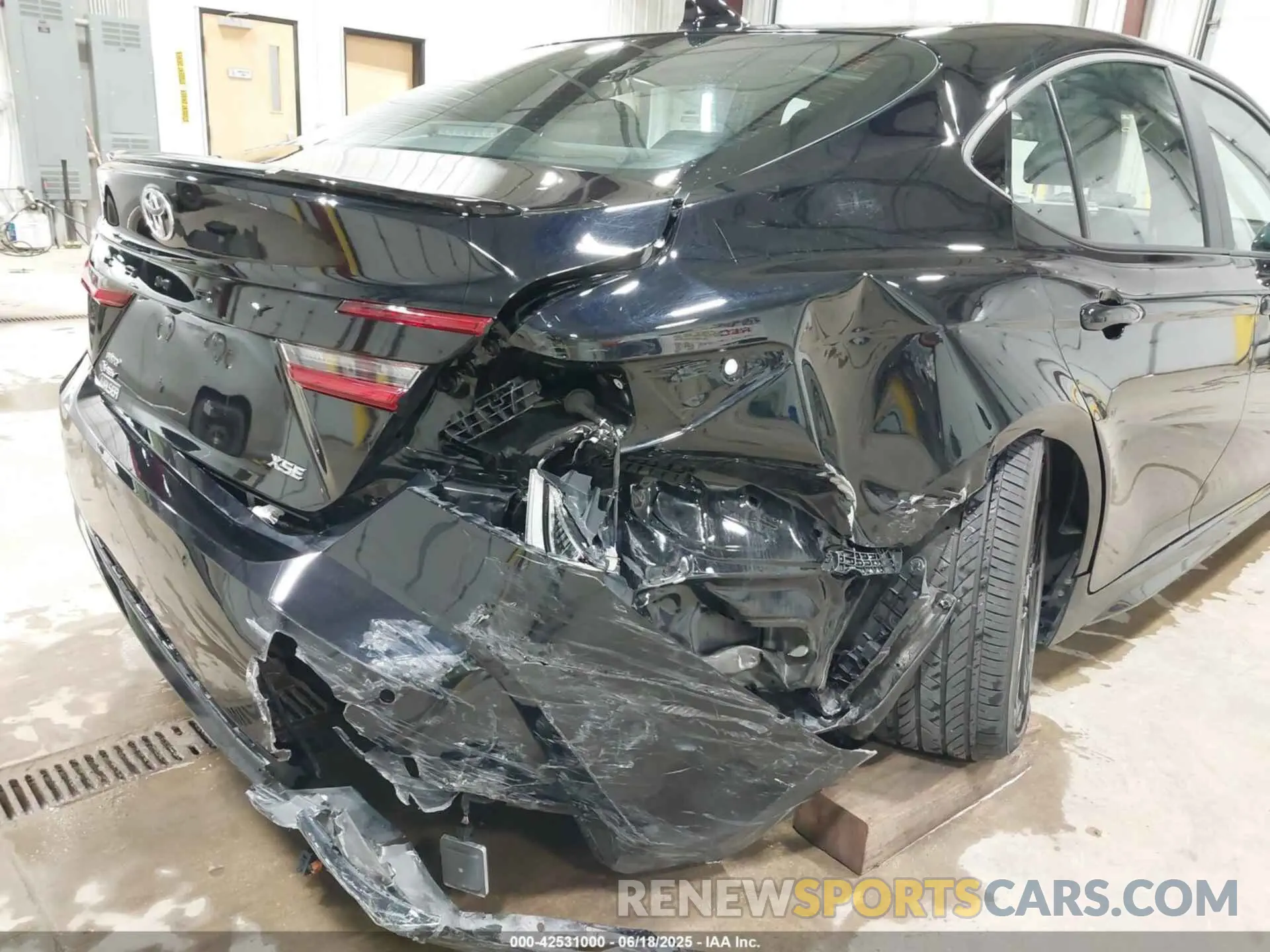6 fotografías del automóvil dañado 4T1DBADKXSU503166 TOYOTA CAMRY 2025