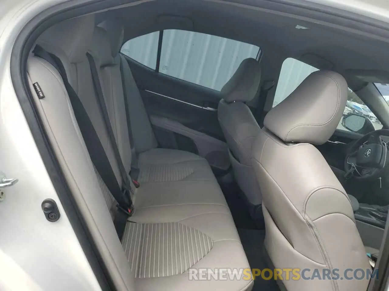 10 fotografías del automóvil dañado 4T1G11AK3MU579464 TOYOTA CAMRY 2025
