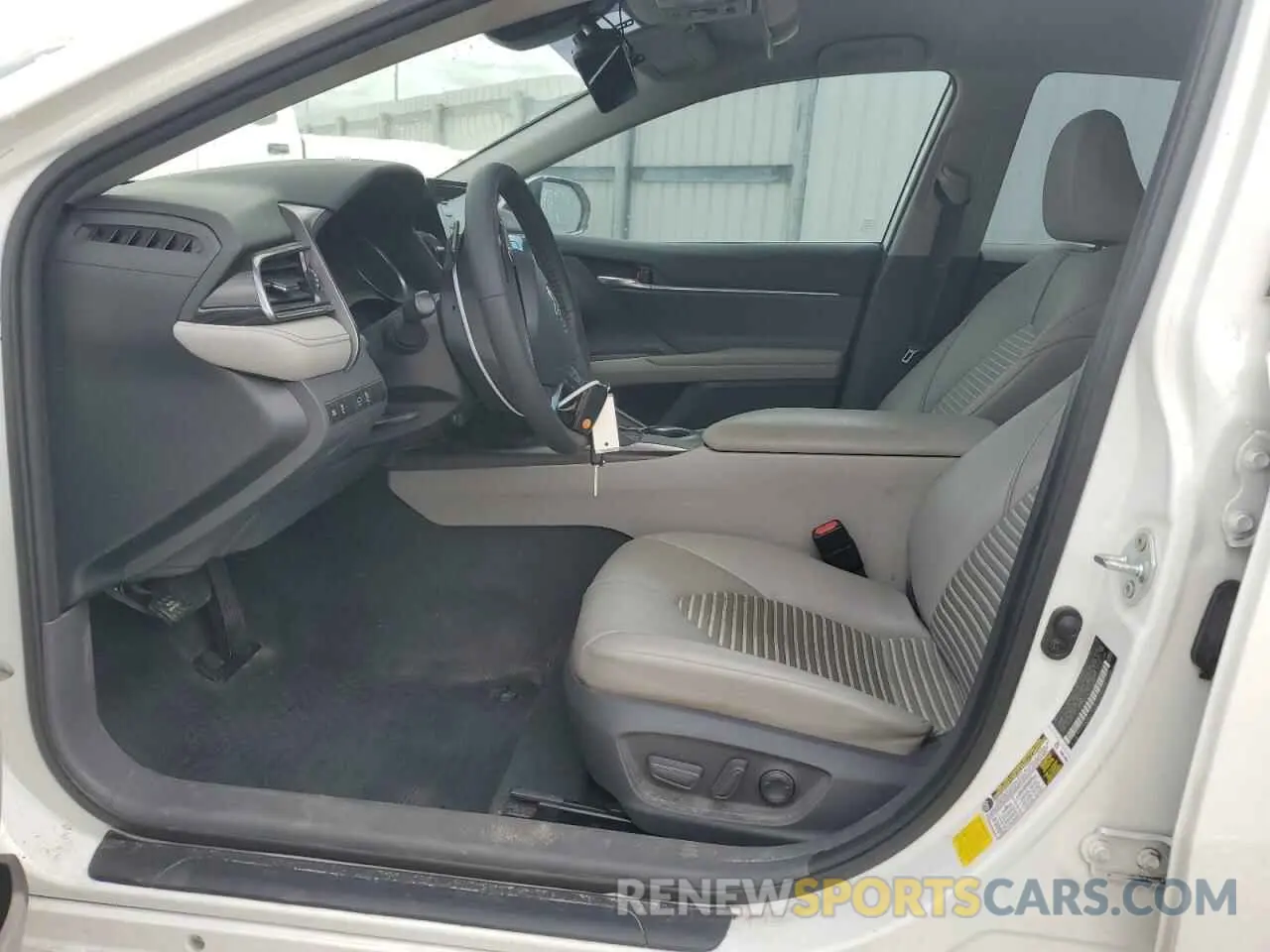 7 fotografías del automóvil dañado 4T1G11AK3MU579464 TOYOTA CAMRY 2025