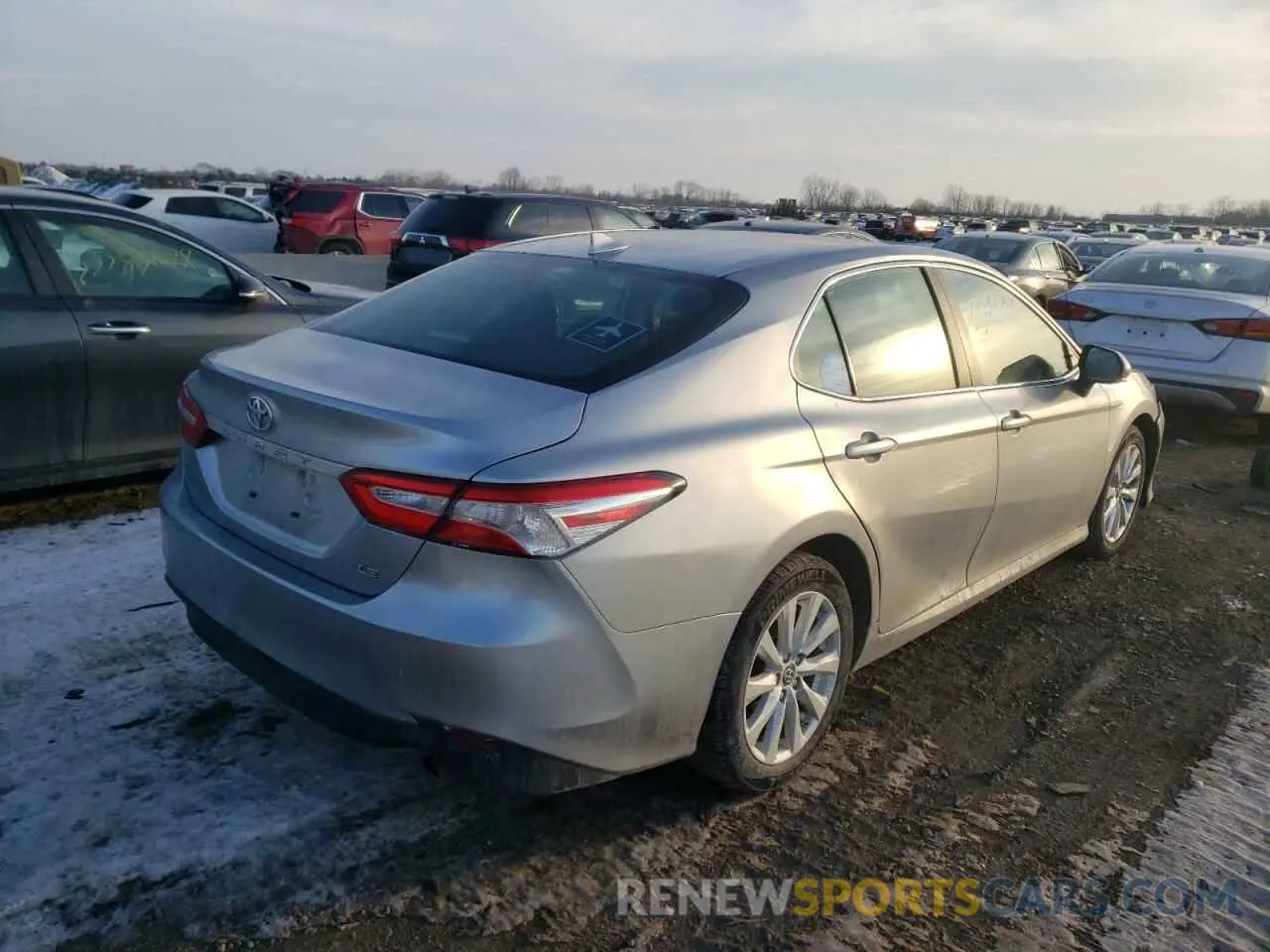4 fotografías del automóvil dañado 4T1B11HKXKU785751 TOYOTA CAMRY 4C 2019